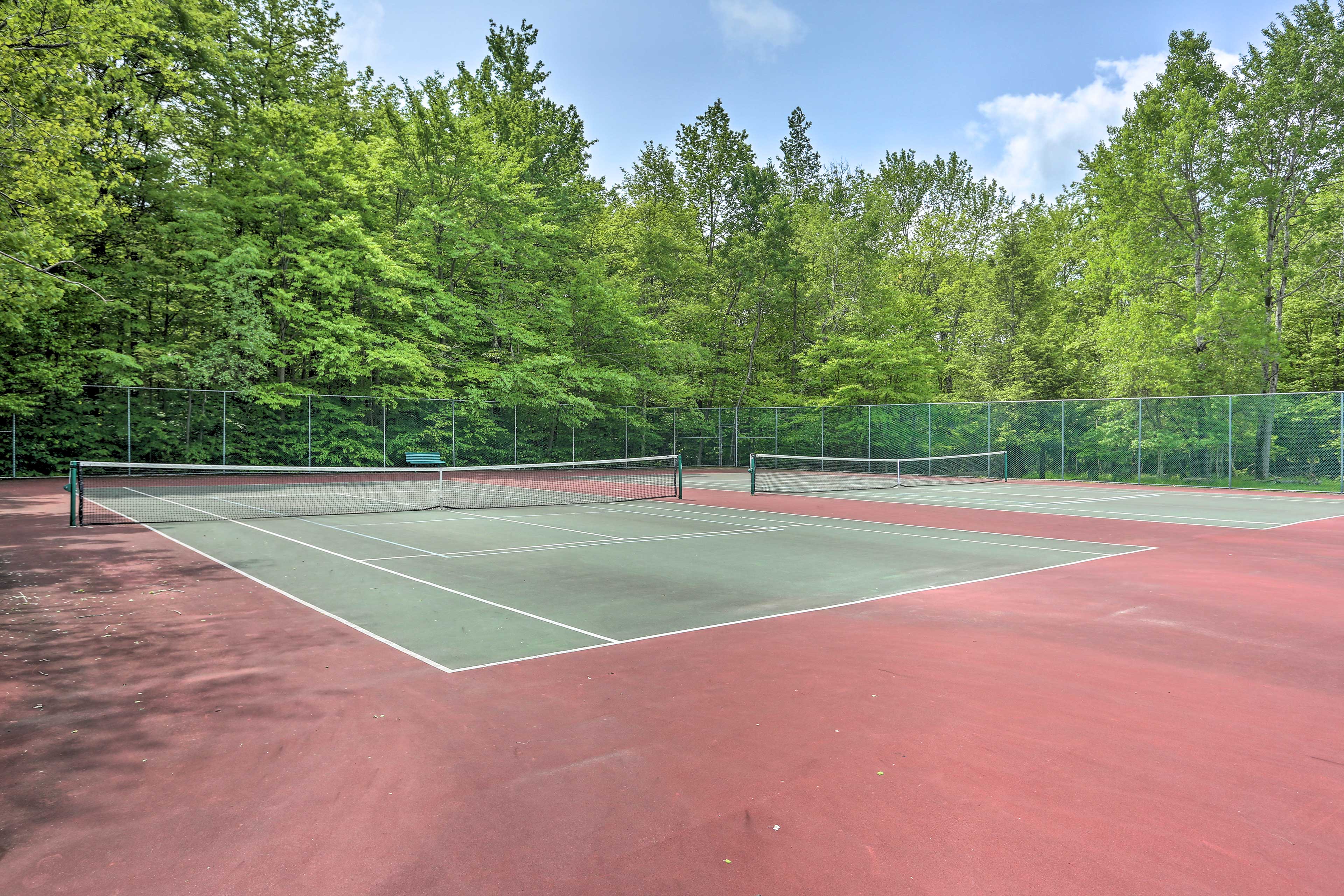 Community Amenities | Tennis Courts