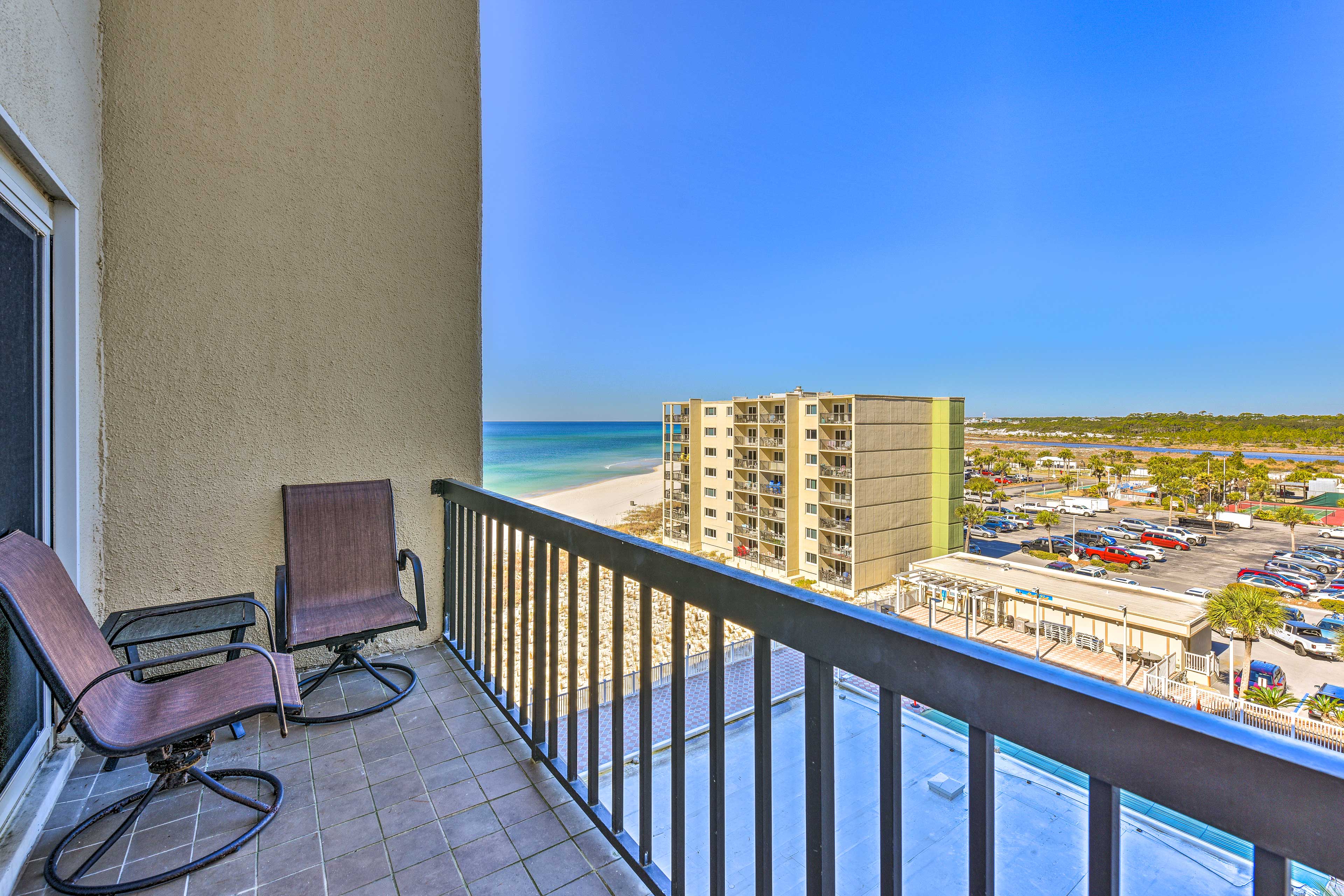 Balcony w/ Views