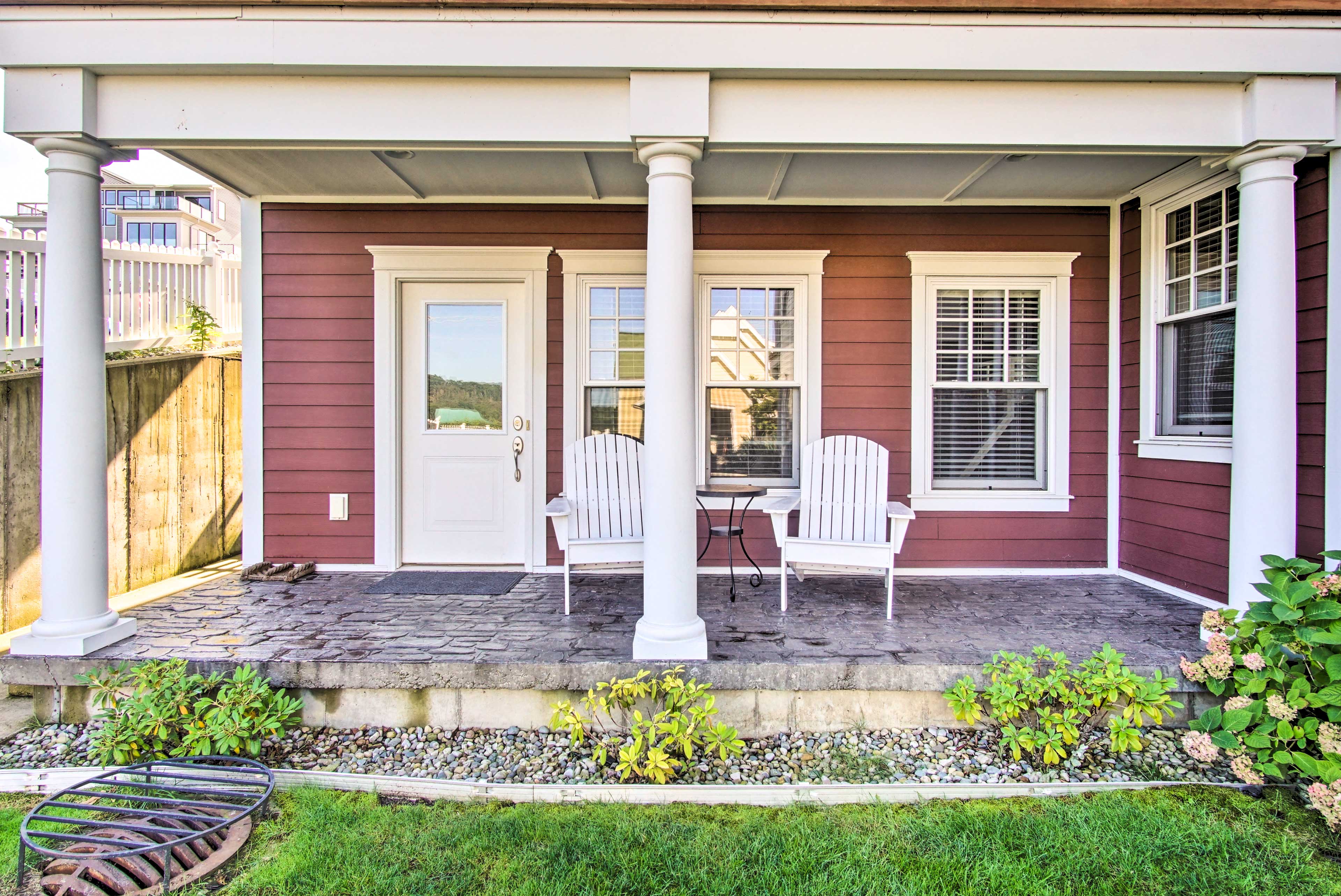 Home Exterior | Front Porch