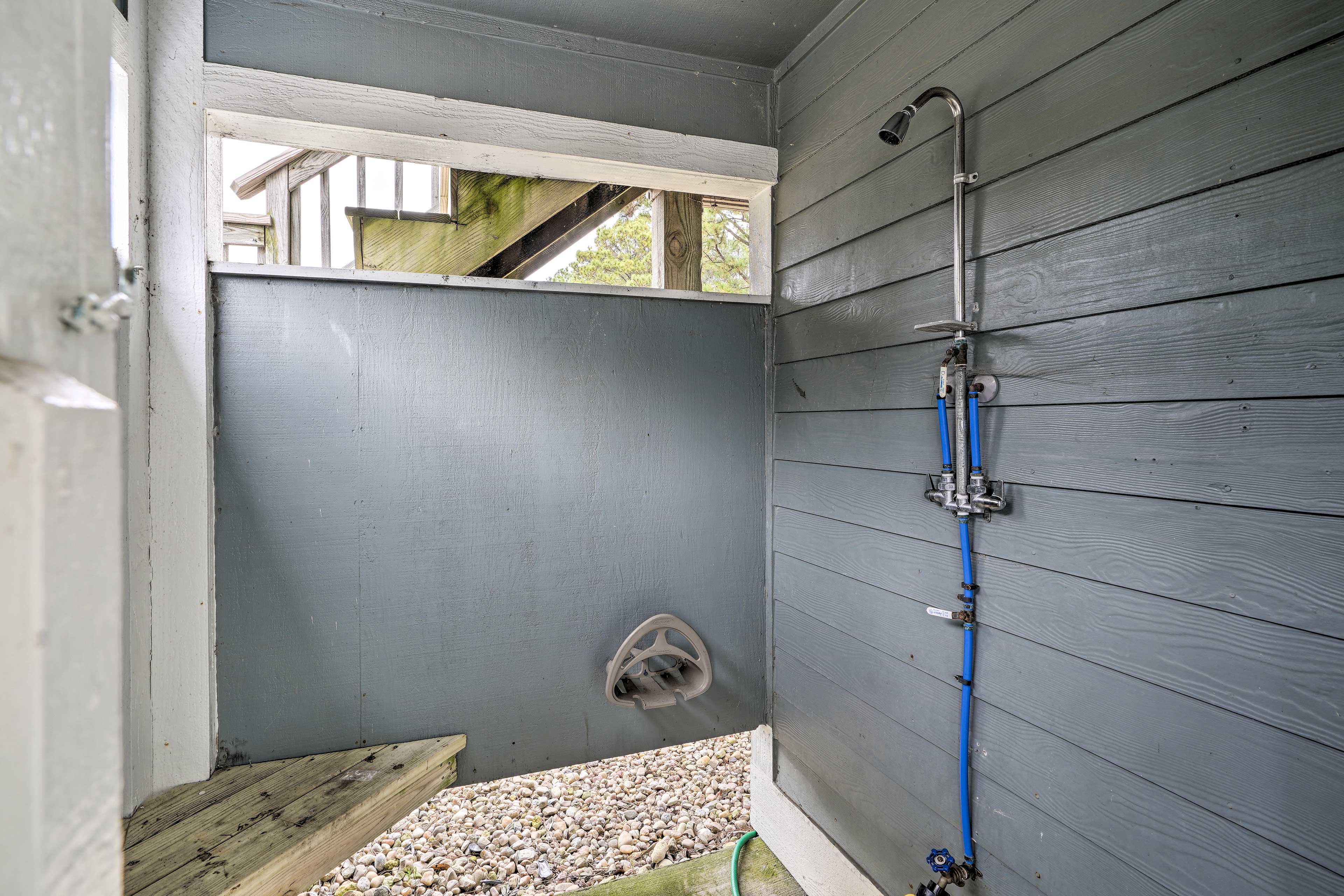 Spacious Yard | Outdoor Shower