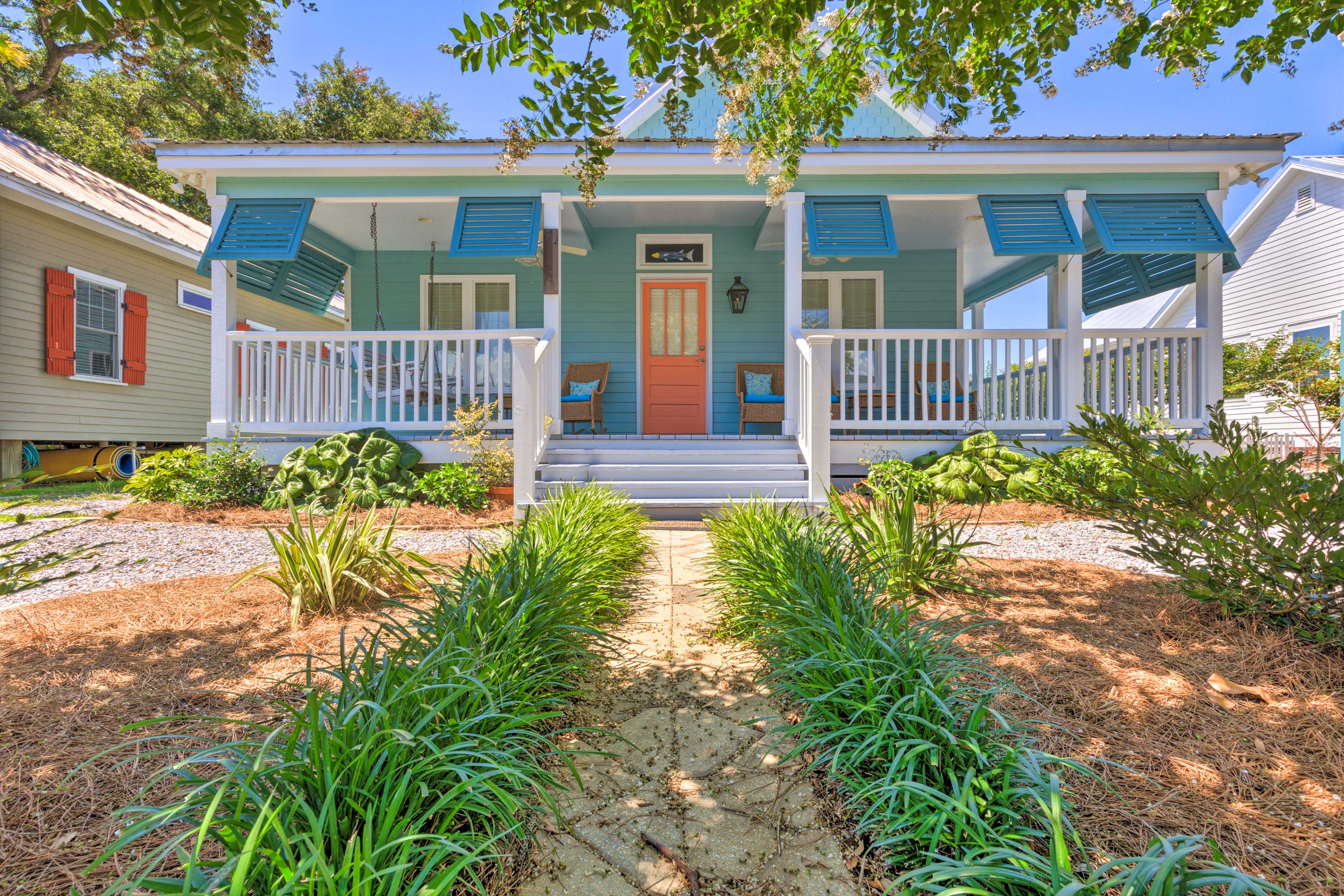 Cottage w/ Porch - 3 Min Walk to Bay St Louis