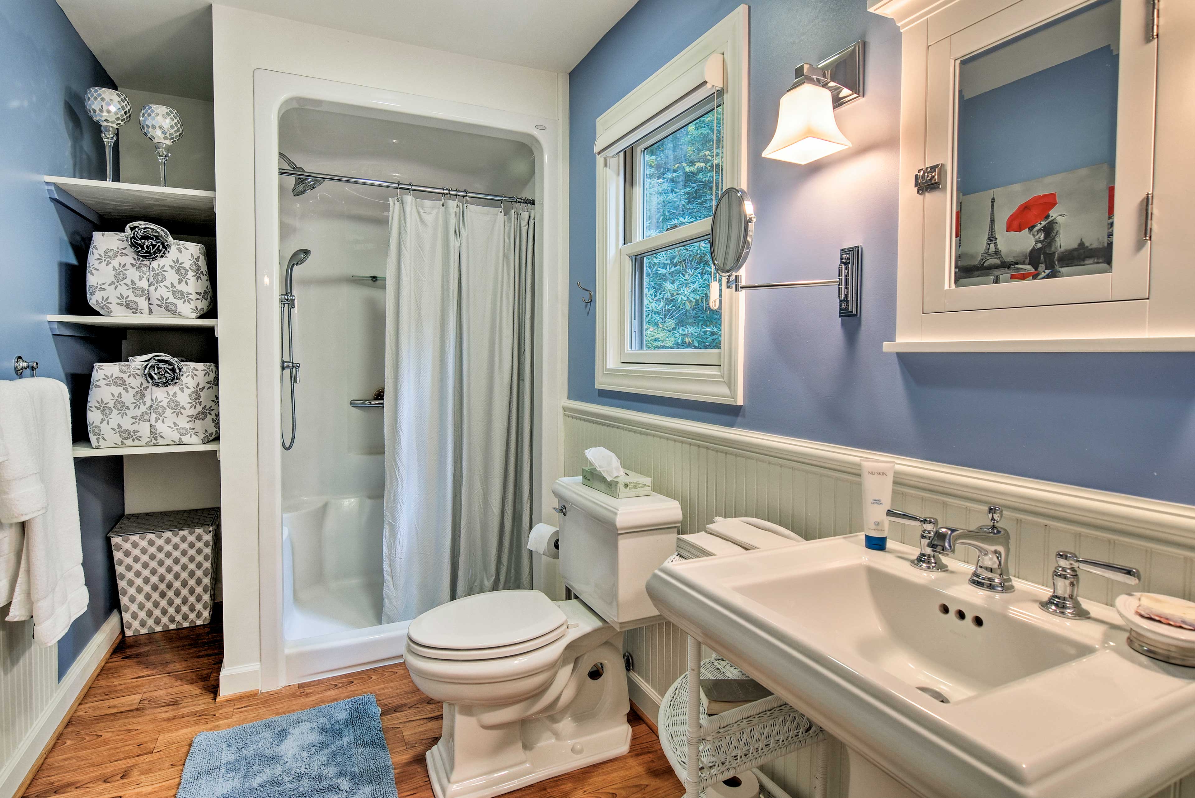 En-Suite Bathroom | Towels Provided