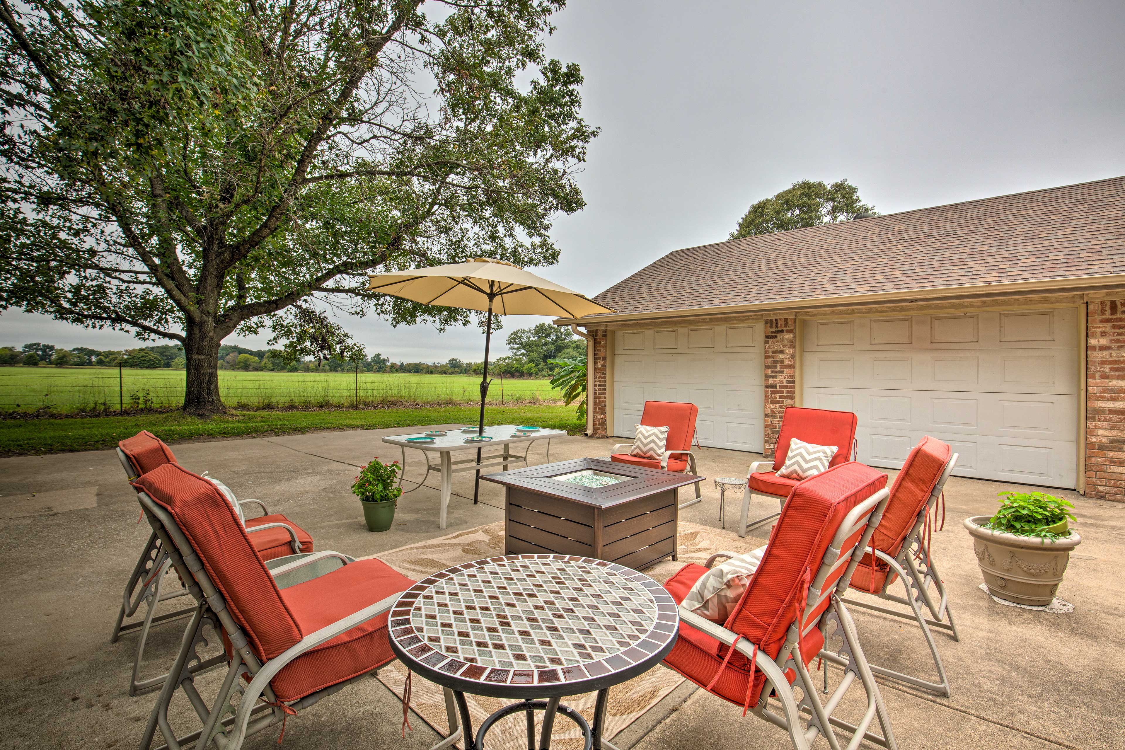 Patio | Fire Pit | Outdoor Dining