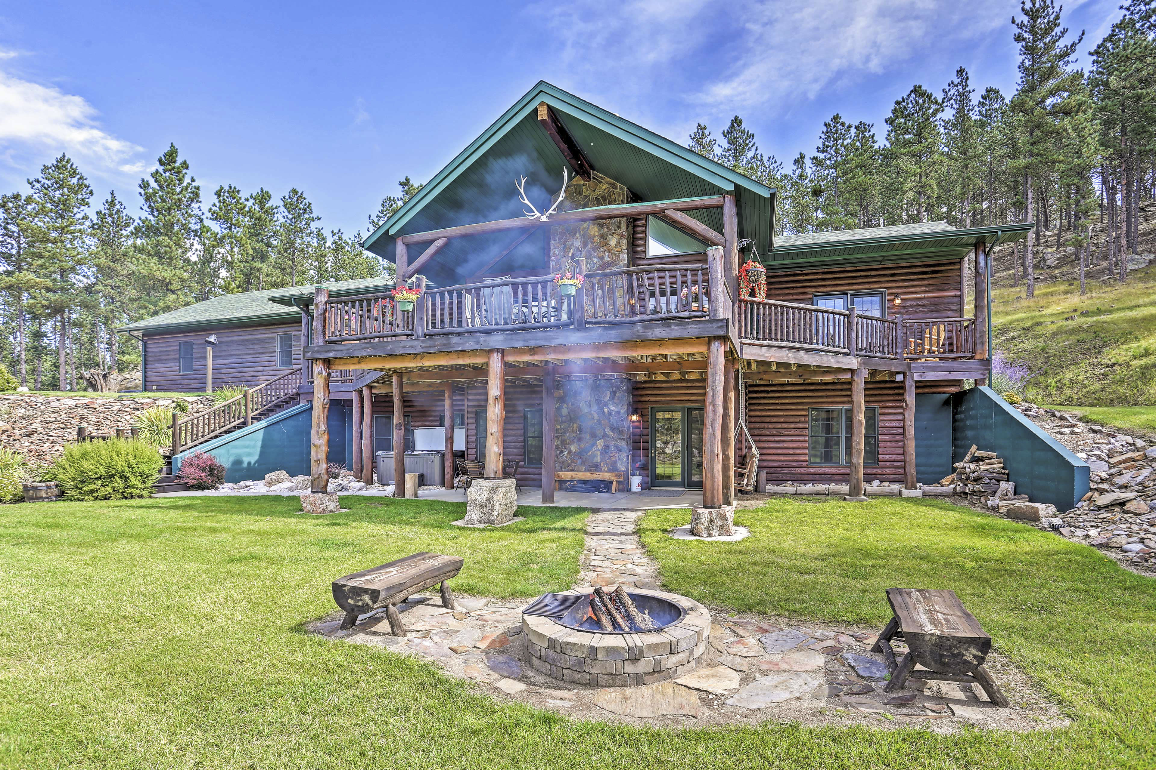 This Custer home boasts 6 bedrooms and 3 bathrooms.