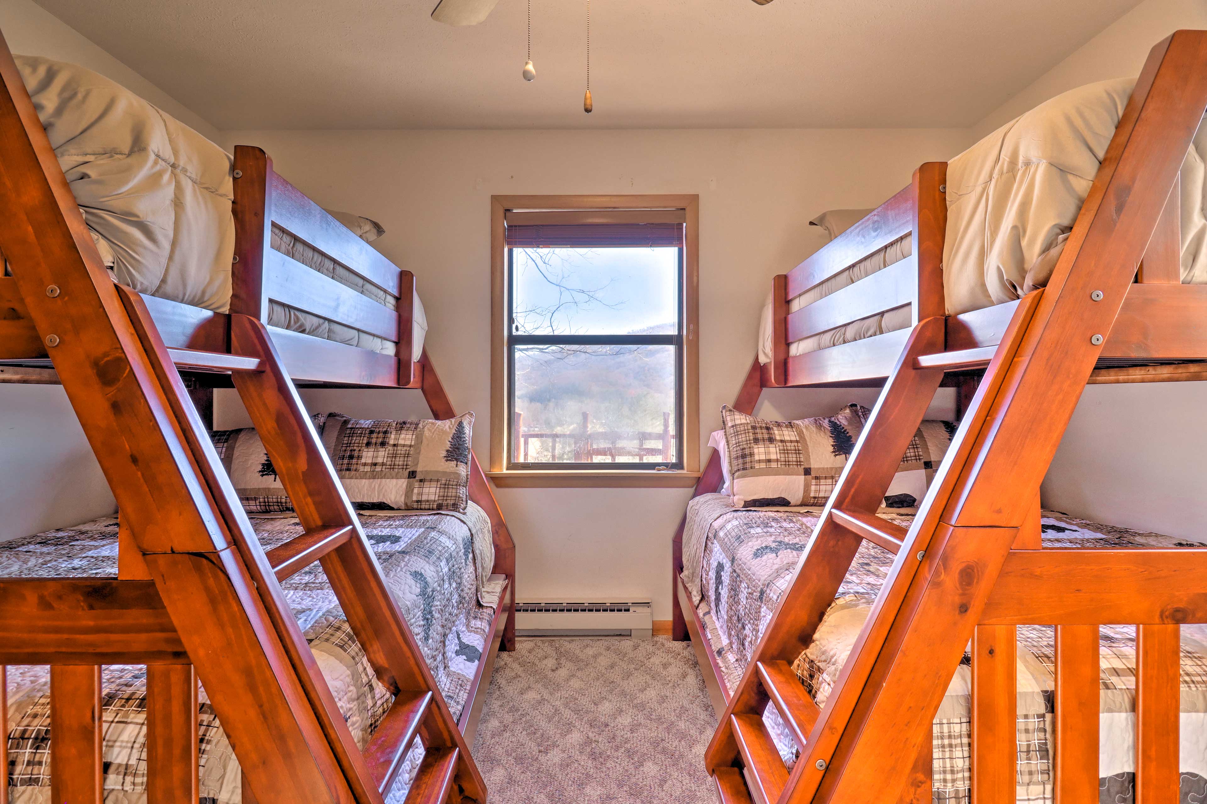 Bedroom 2 | 2 Twin/Full Bunk Beds