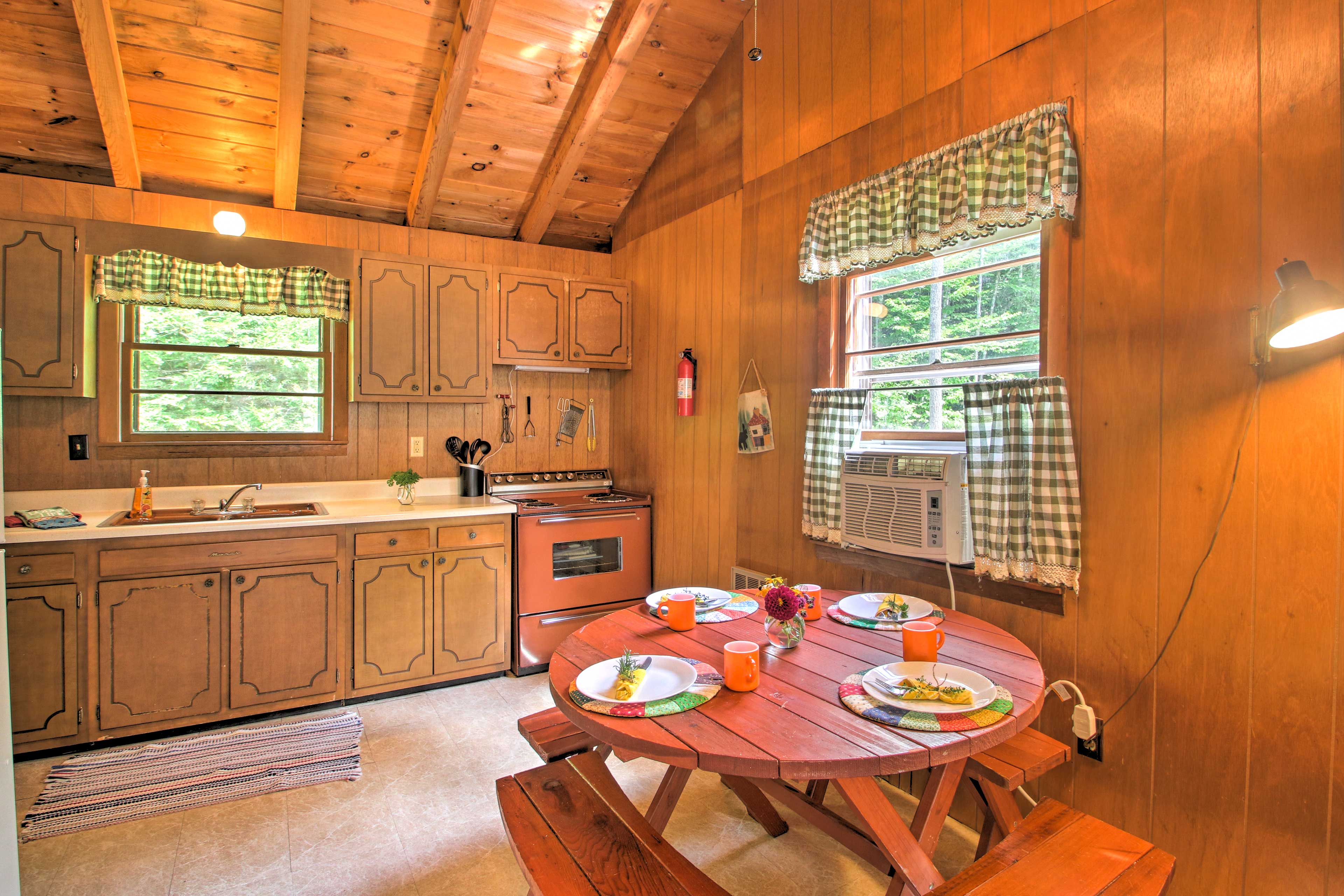 Sit down at the charming wooden table to eat breakfast.