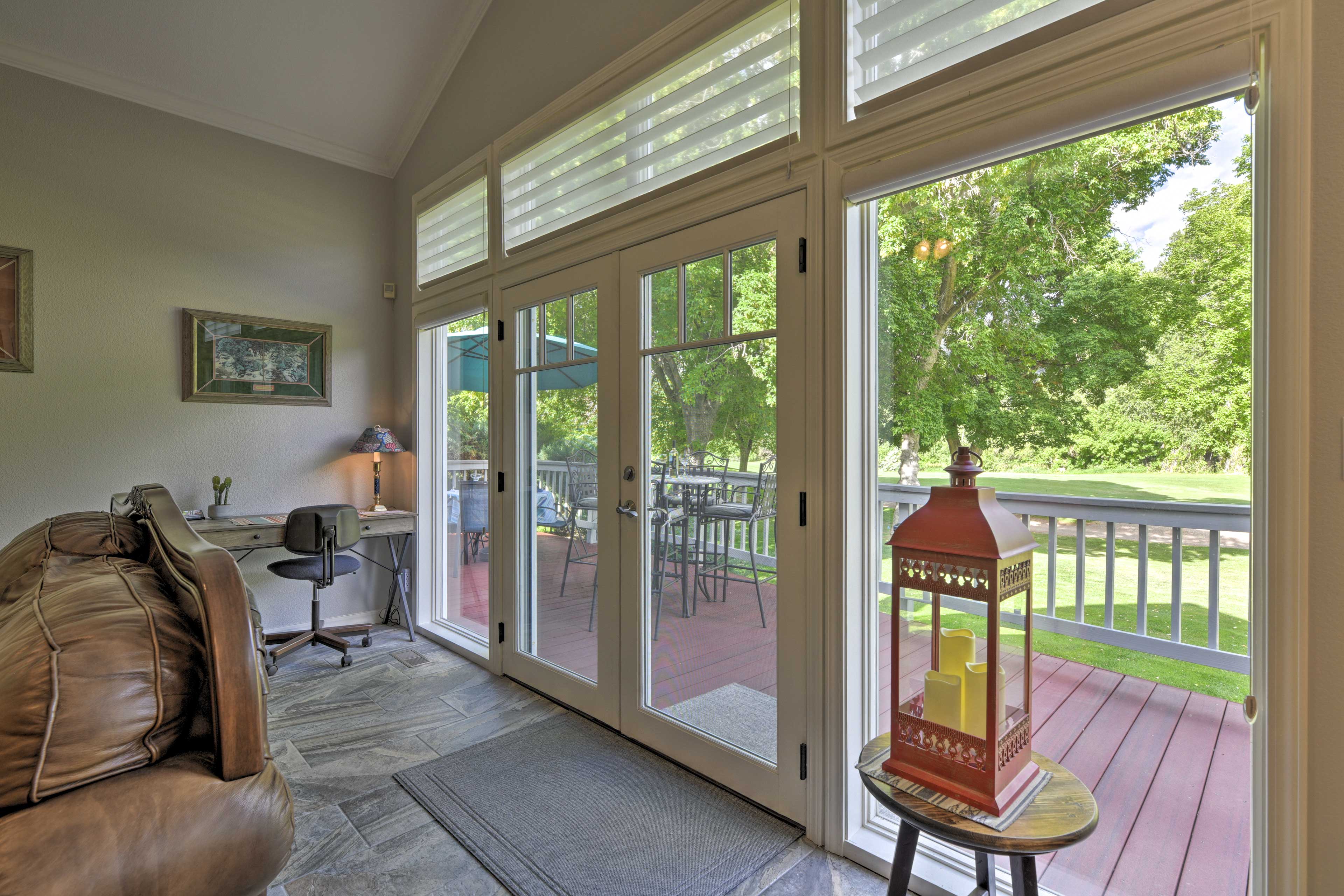 Living Area | Deck Access