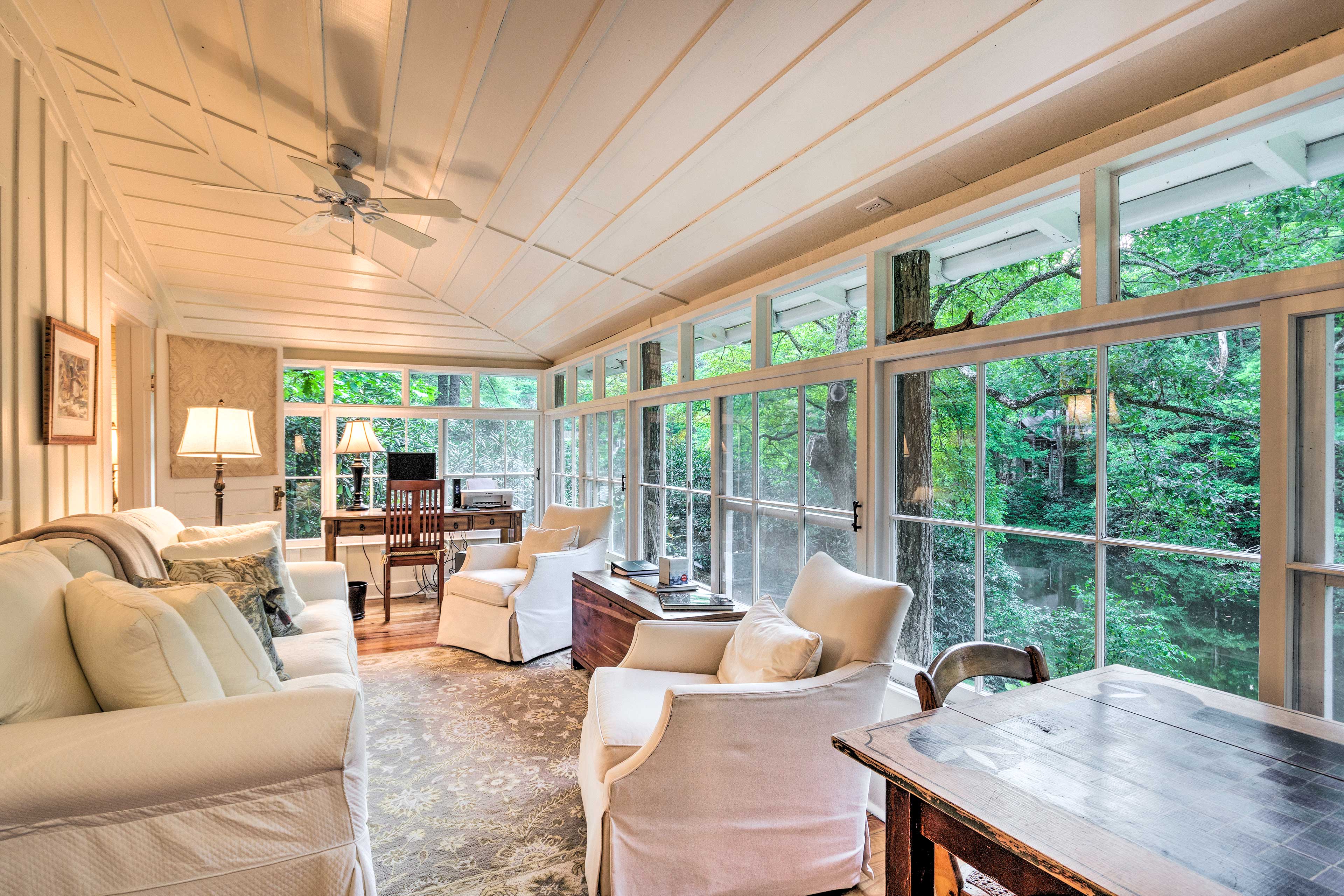 Sunroom | Desk | Washer & Dryer