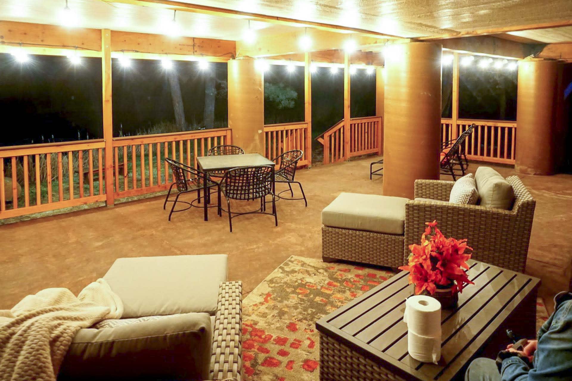 Top-Floor Deck