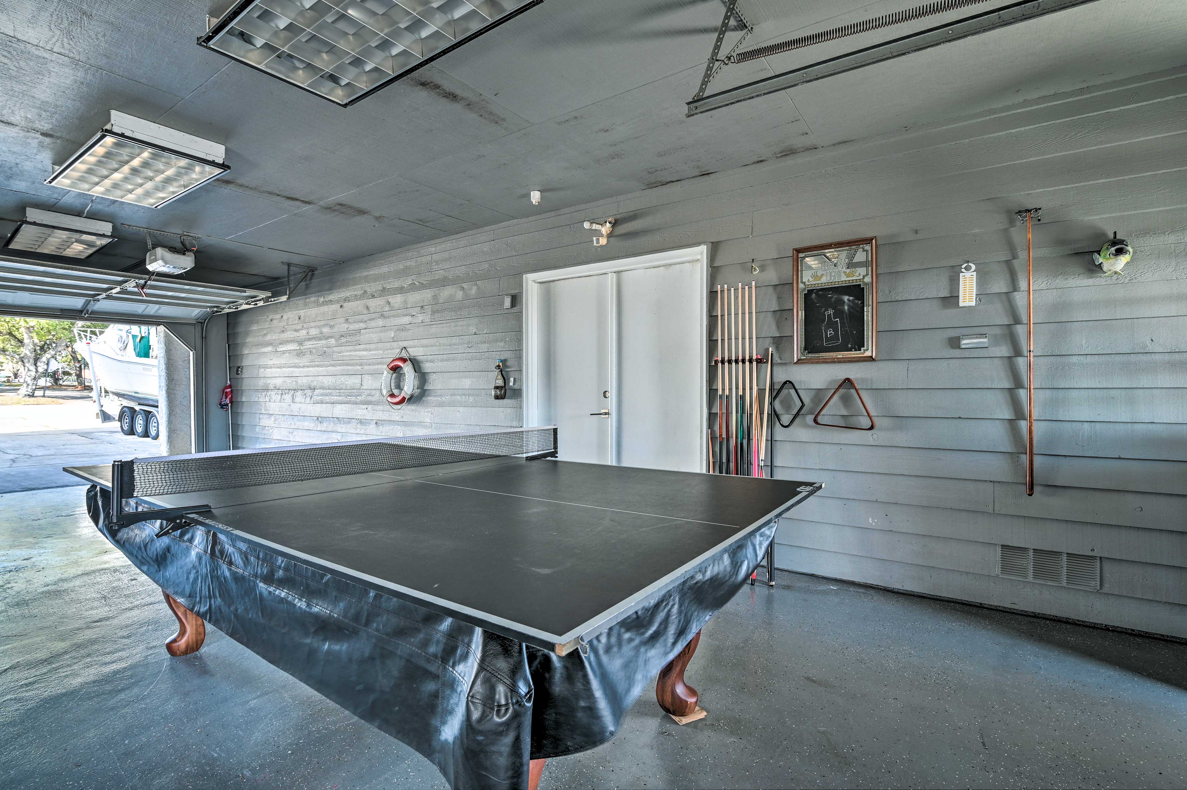 Garage/Game Room