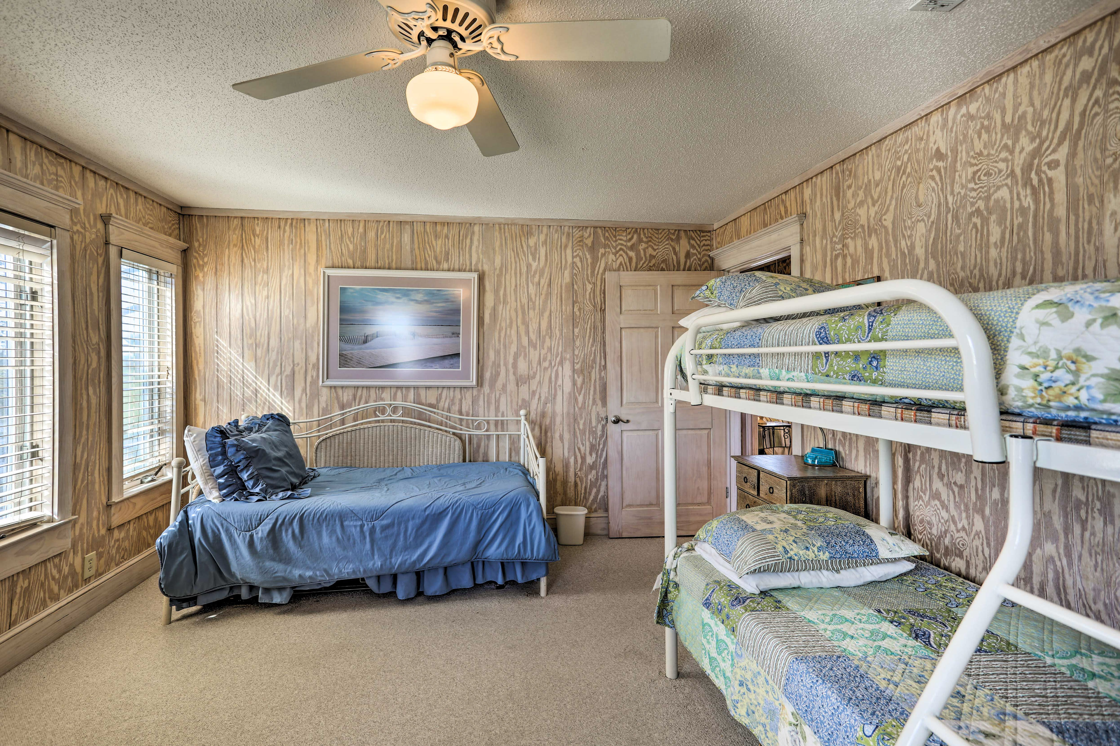 Bedroom 3 | Twin Bunk Bed | Twin Daybed w/ Twin Trundle