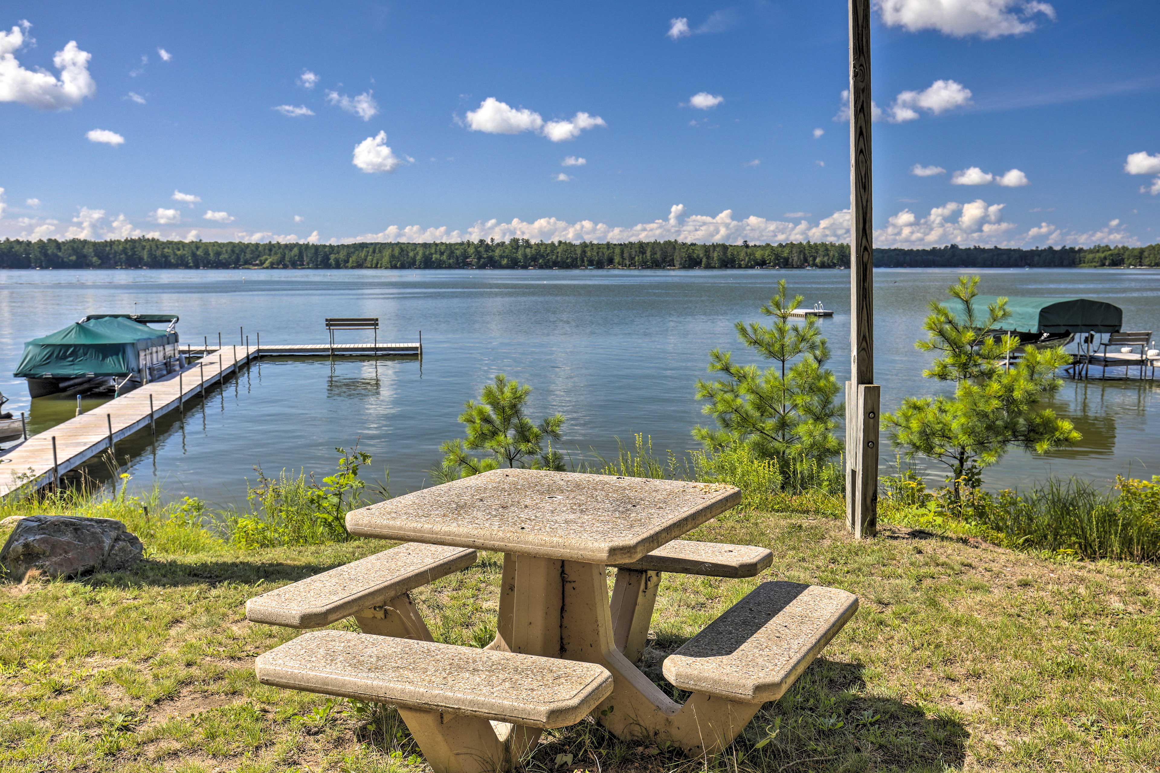 Dock | Picnic Table | Lost Lake