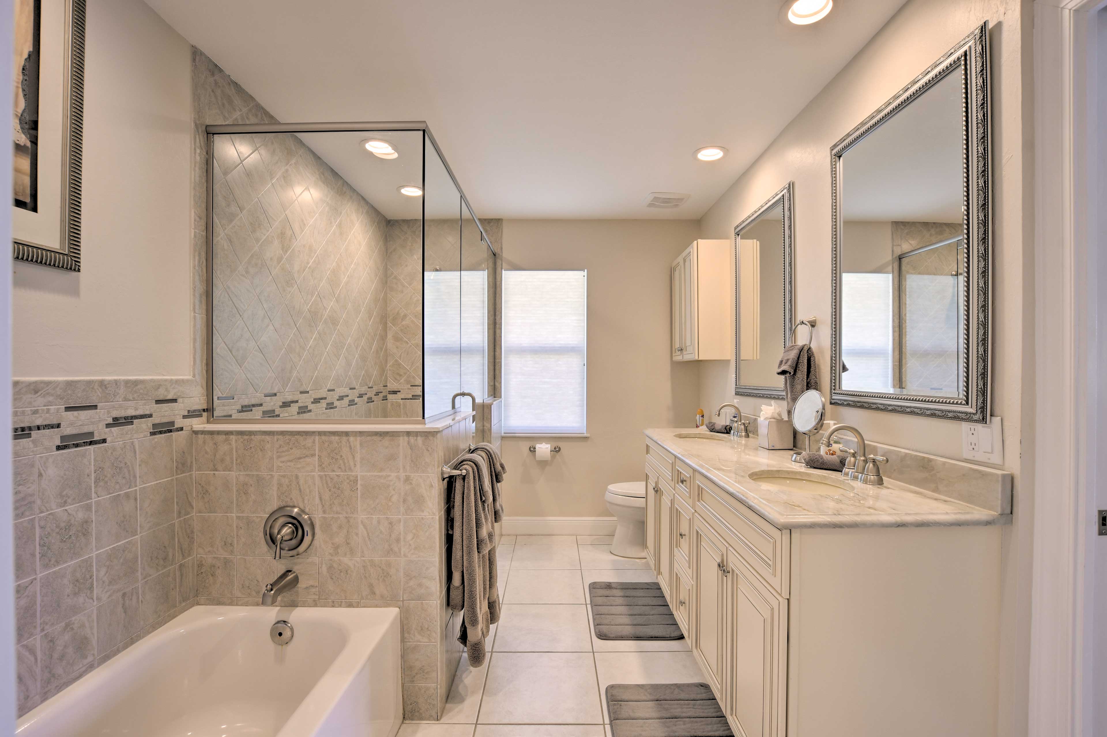 En-Suite Bathroom | Towels Provided