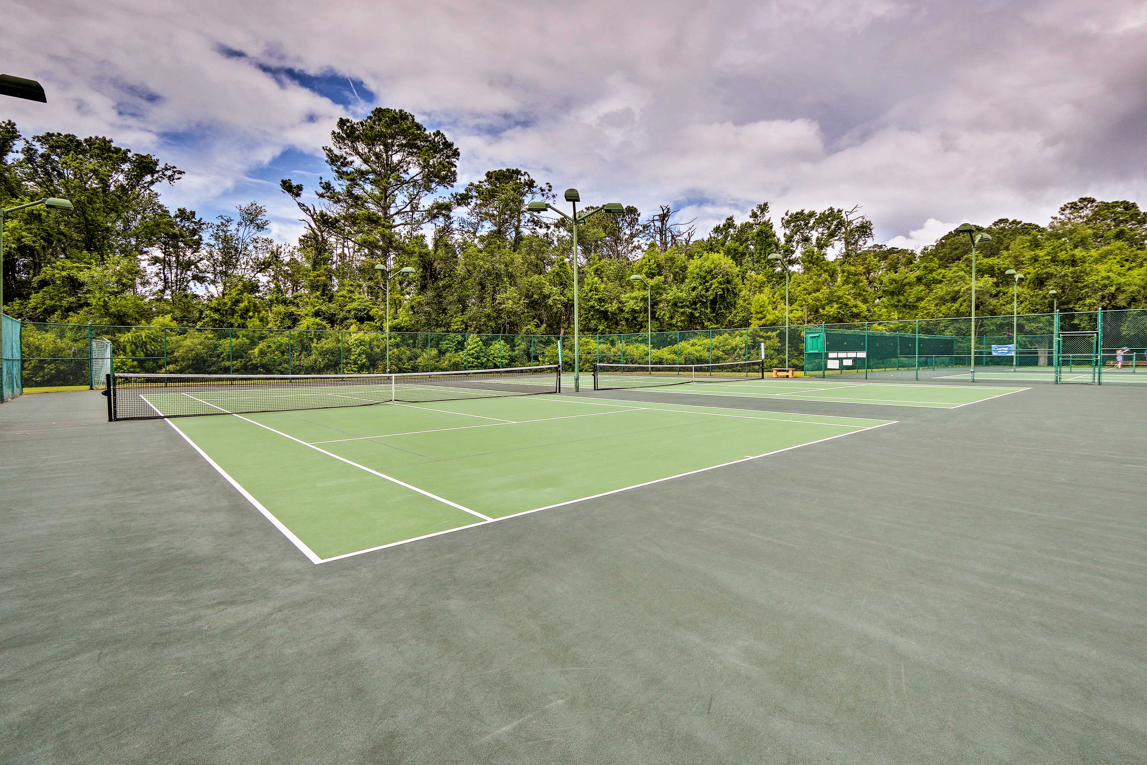 Community Amenities | Tennis Courts