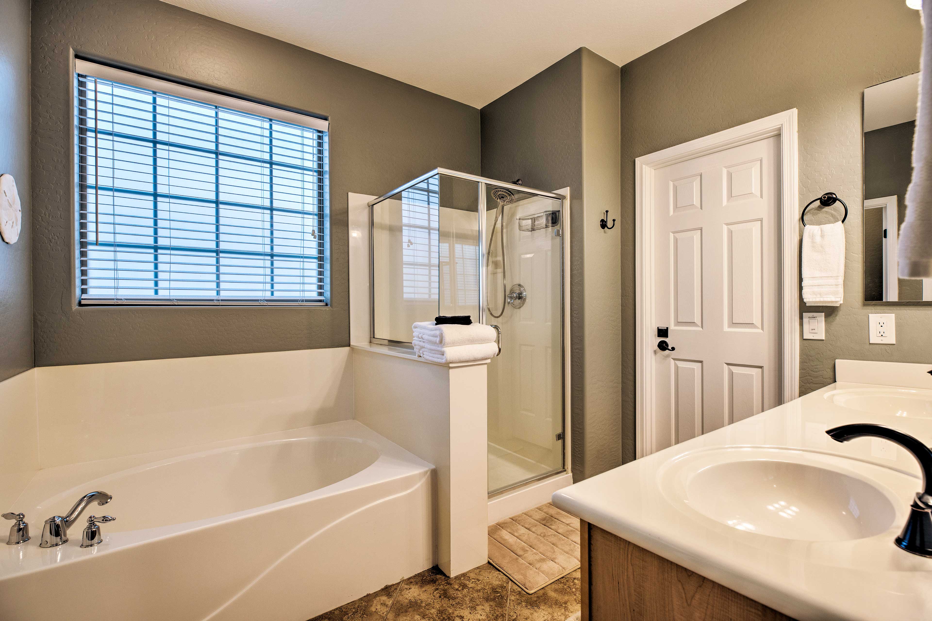 En-Suite Bathroom | Towels Provided