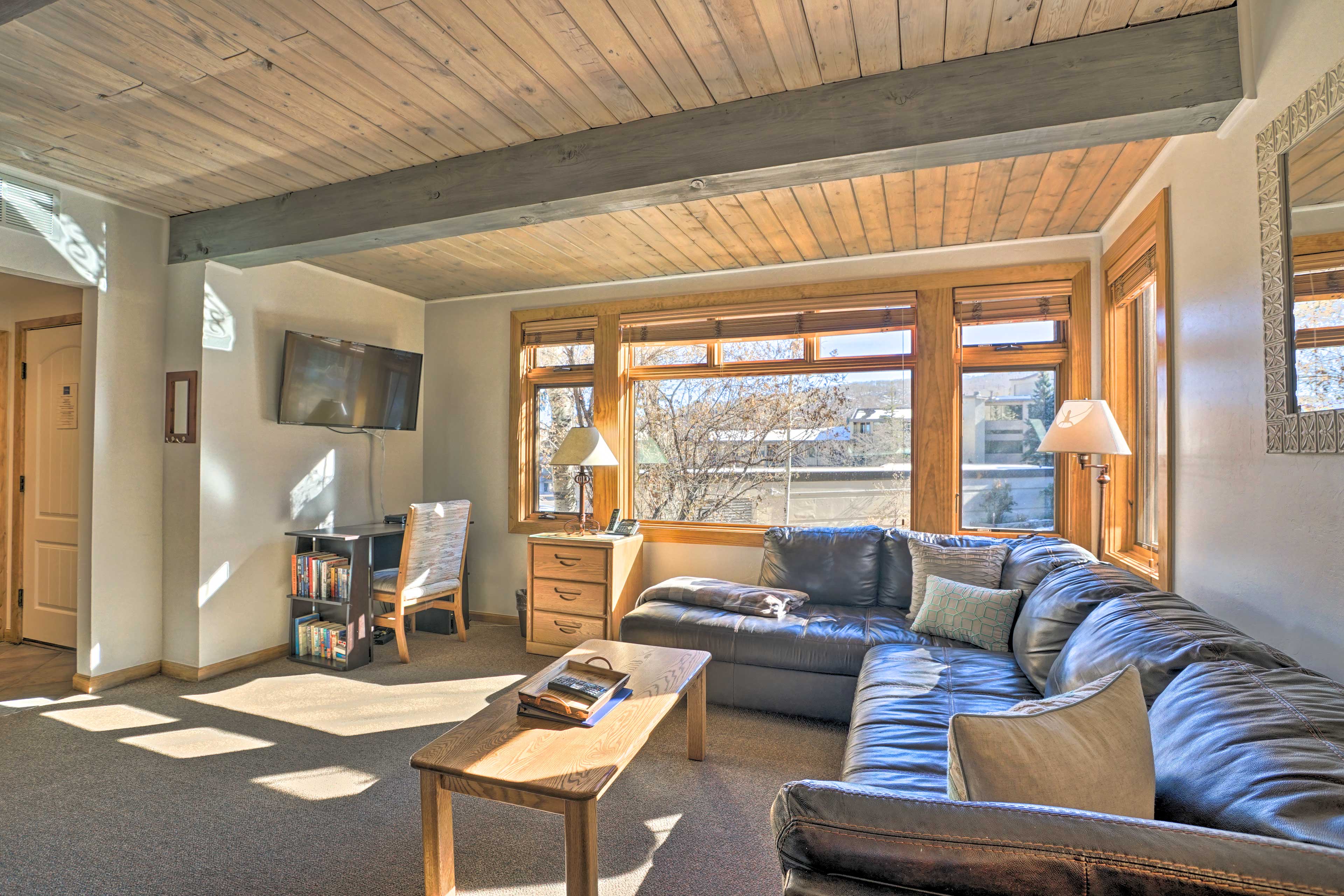 Snowmass Village Vacation Rental | Studio | 1BA | 550 Sq Ft | Stairs Required