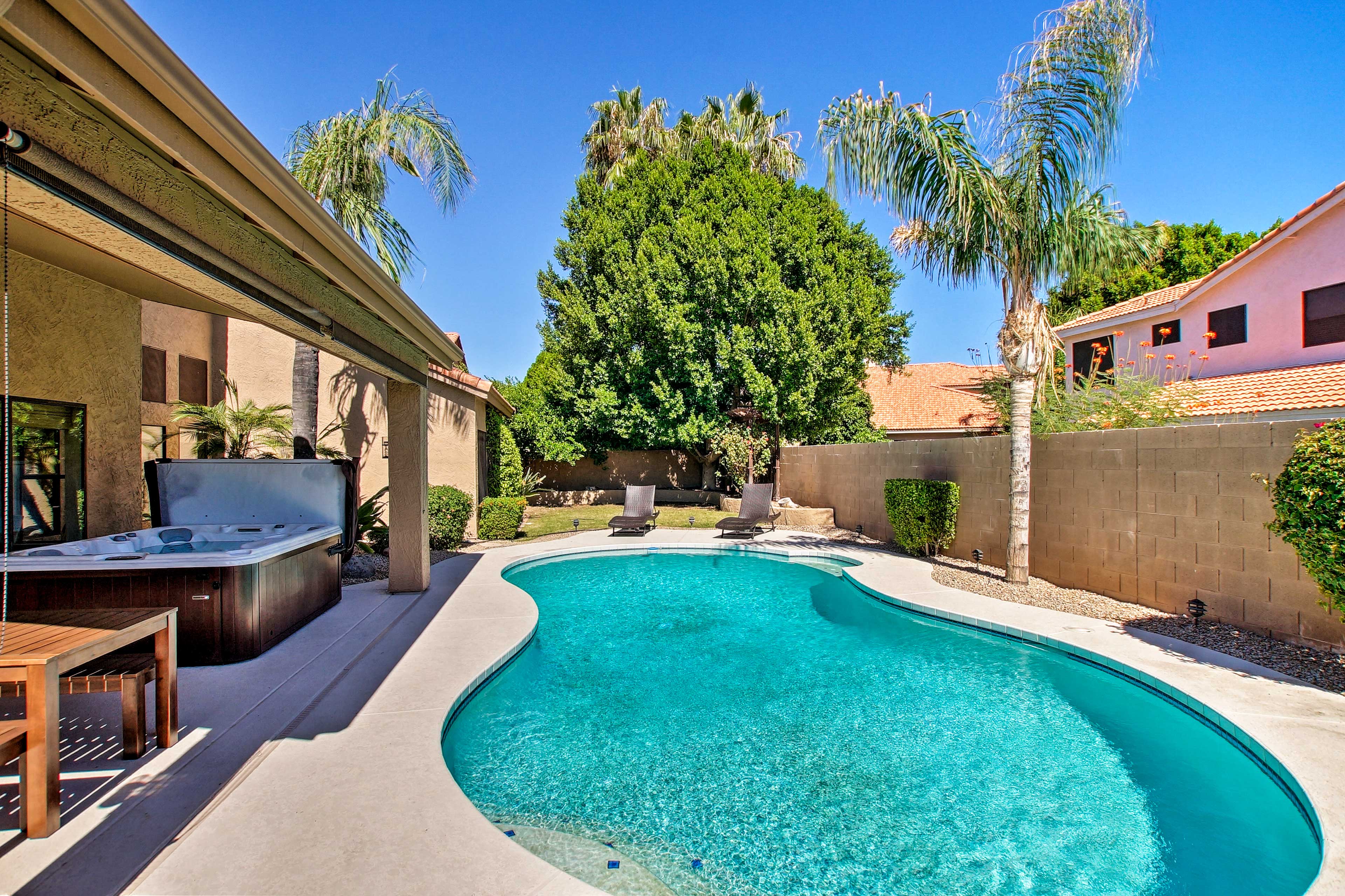 Backyard | Private Pool