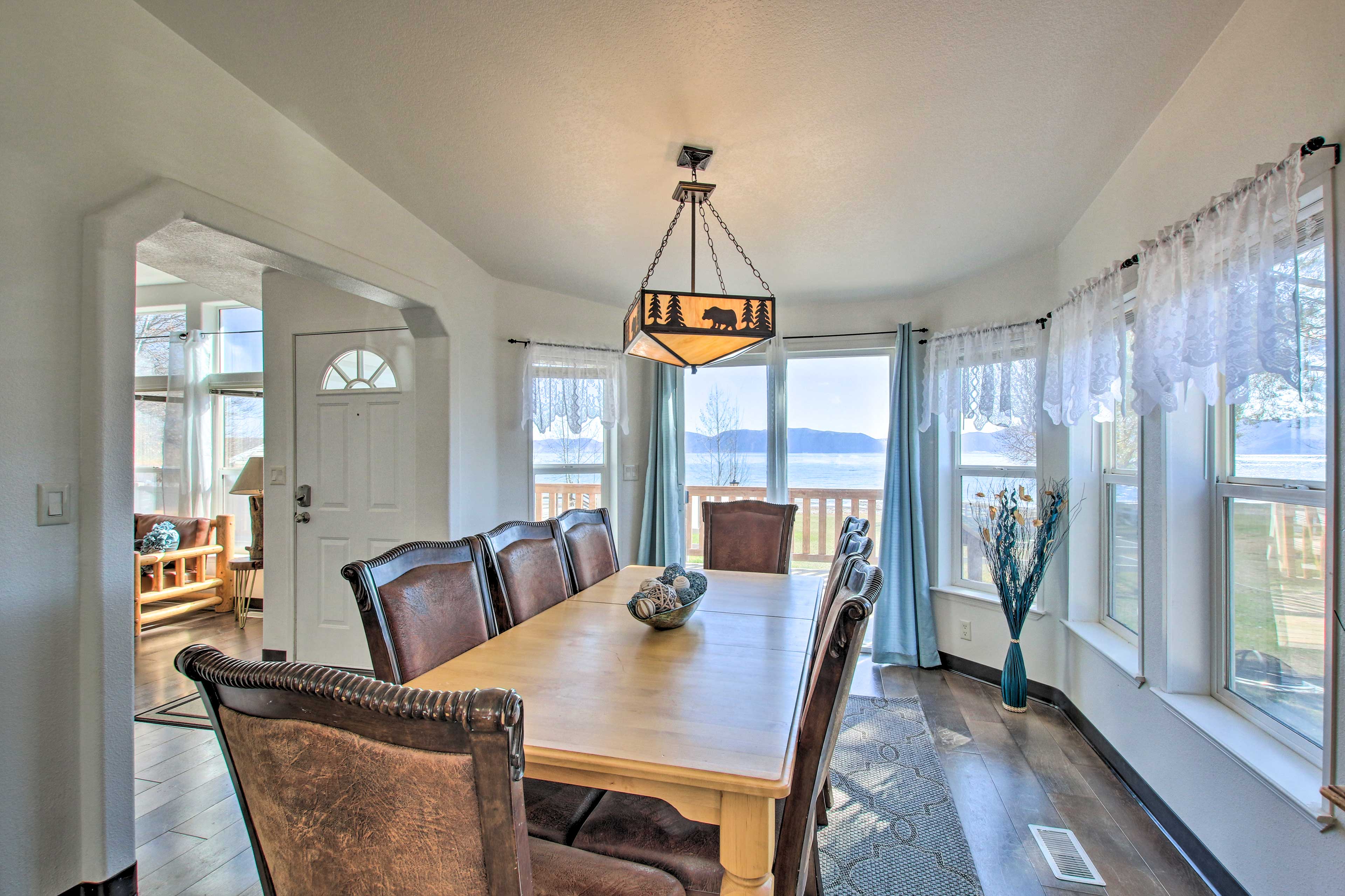 Dining Room | Open Floor Plan