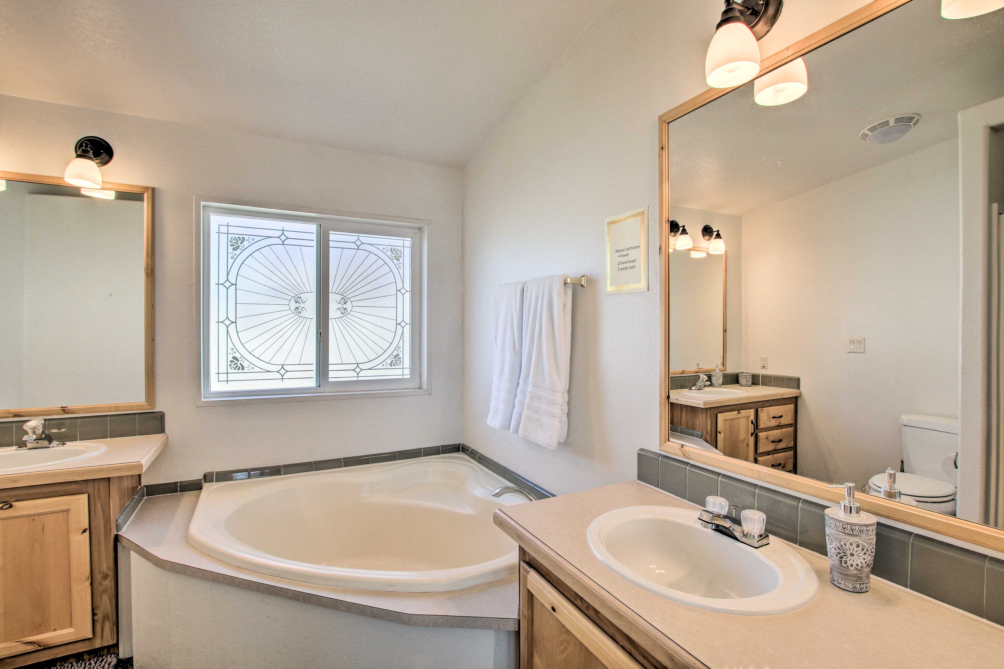 En-Suite Bathroom | Jetted Tub