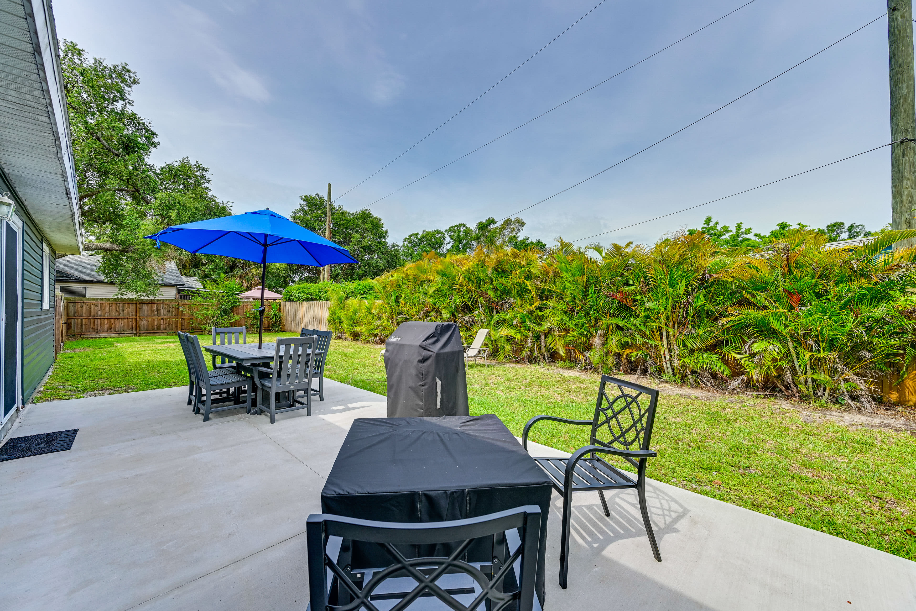 Private Backyard | Patio | Gas Grill | Fire Pit | Bicycles
