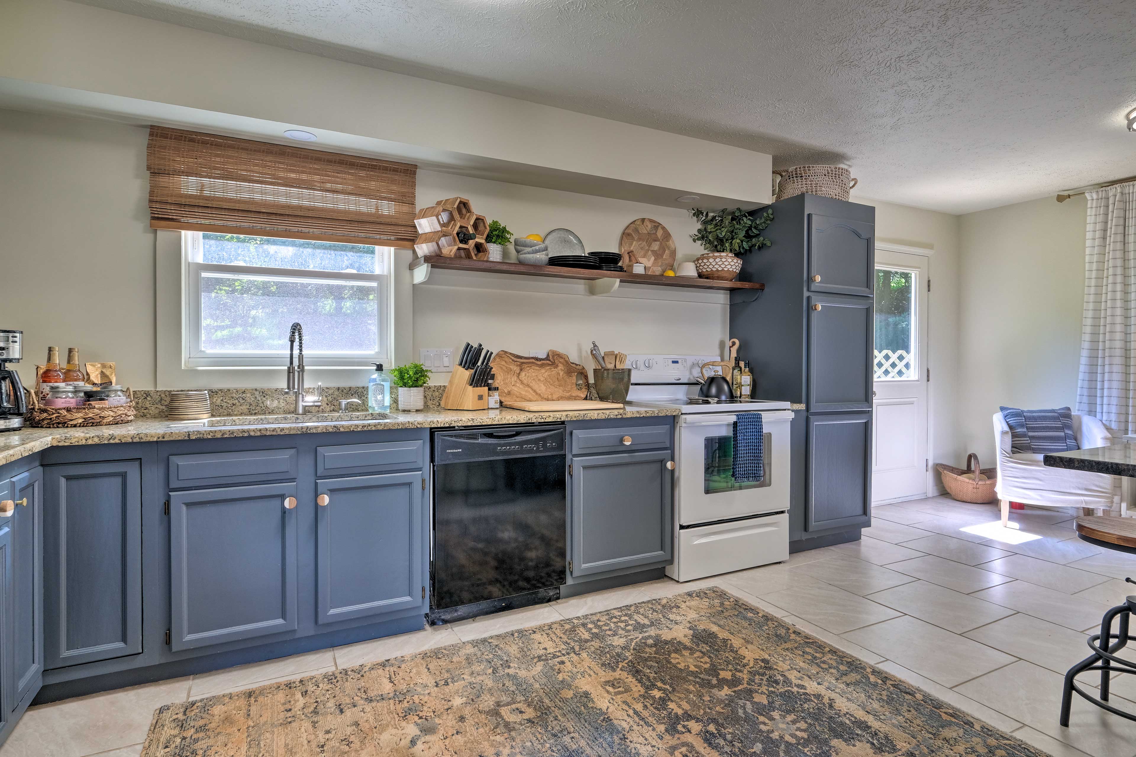 Kitchen | Fully Equipped