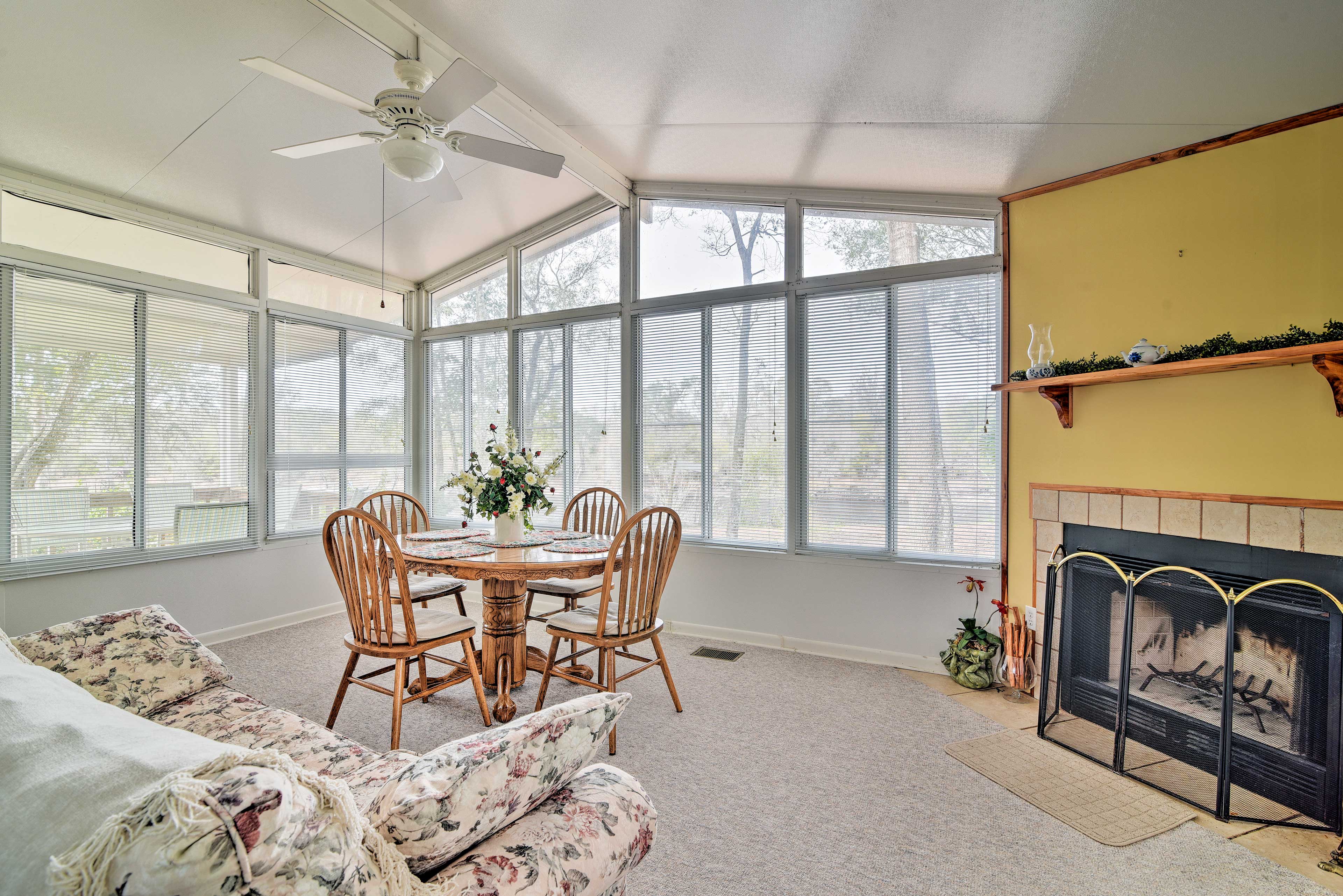 Sunroom | Dining Area | Dishware & Flatware