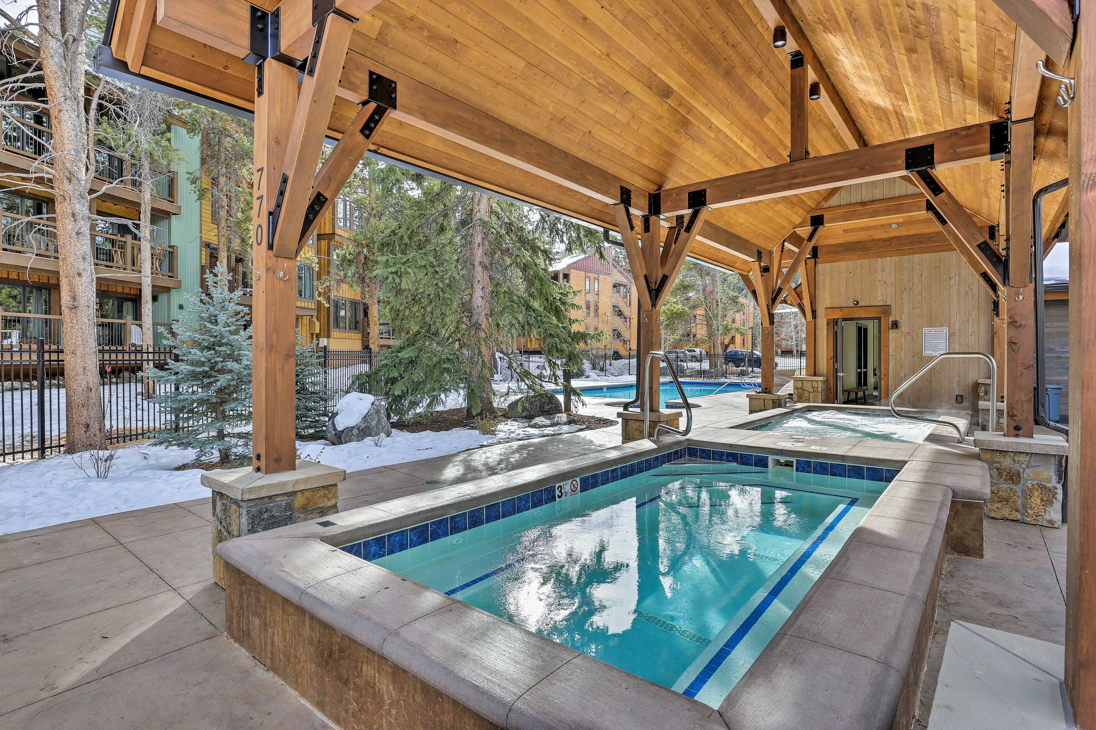 Community Amenities | Hot Tubs