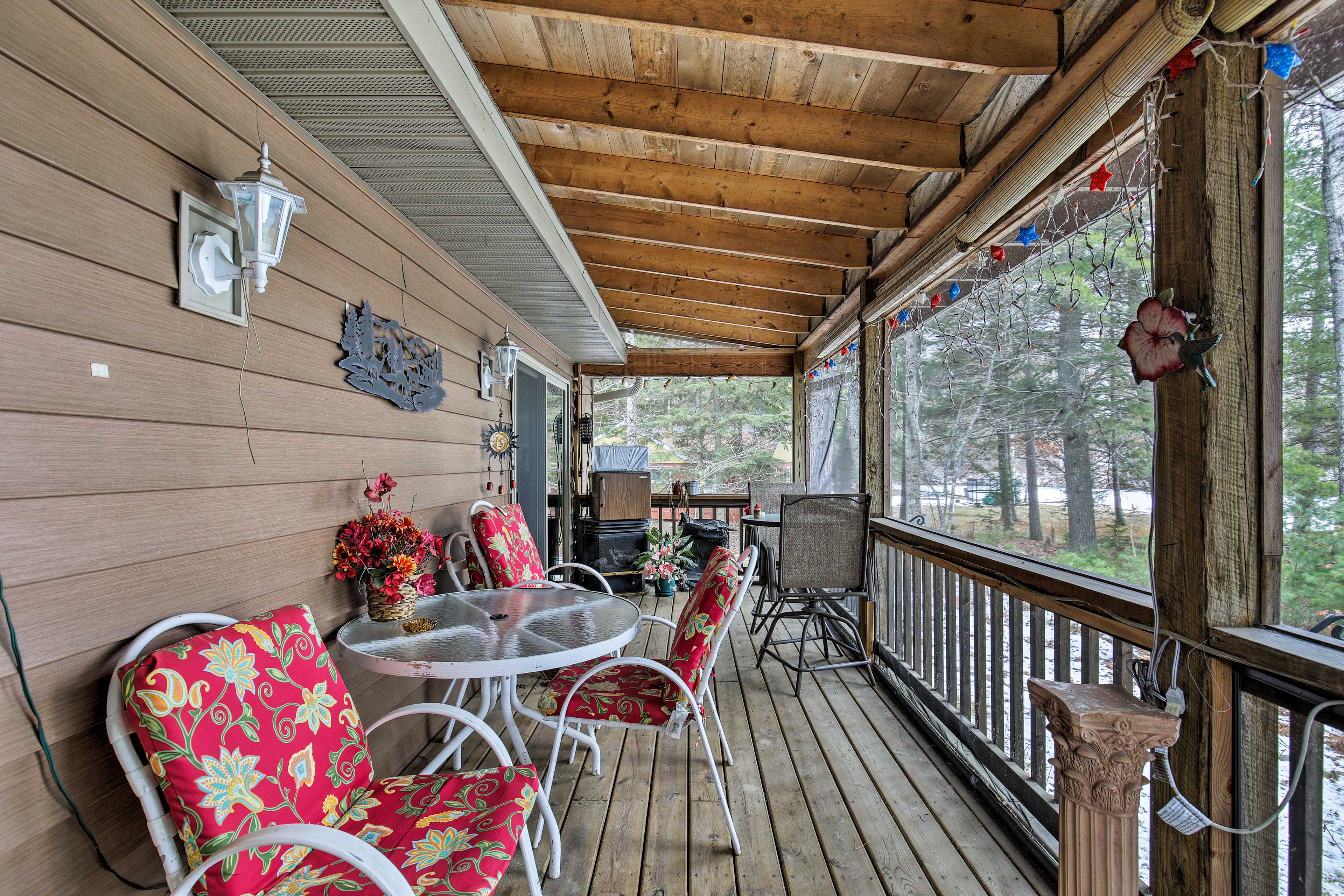 Covered Deck | Outdoor Dining