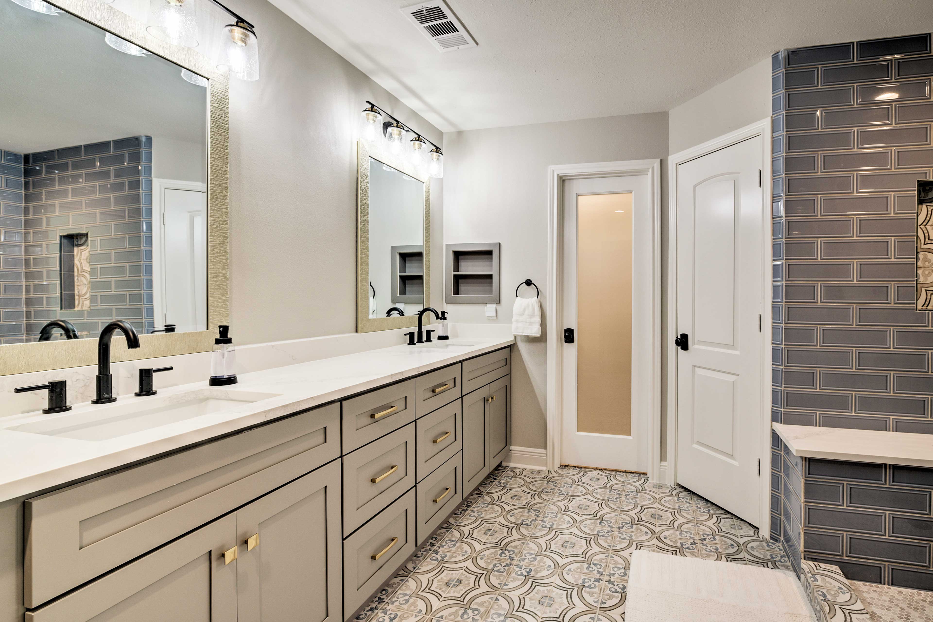 En-Suite Bathroom | Walk-In Shower