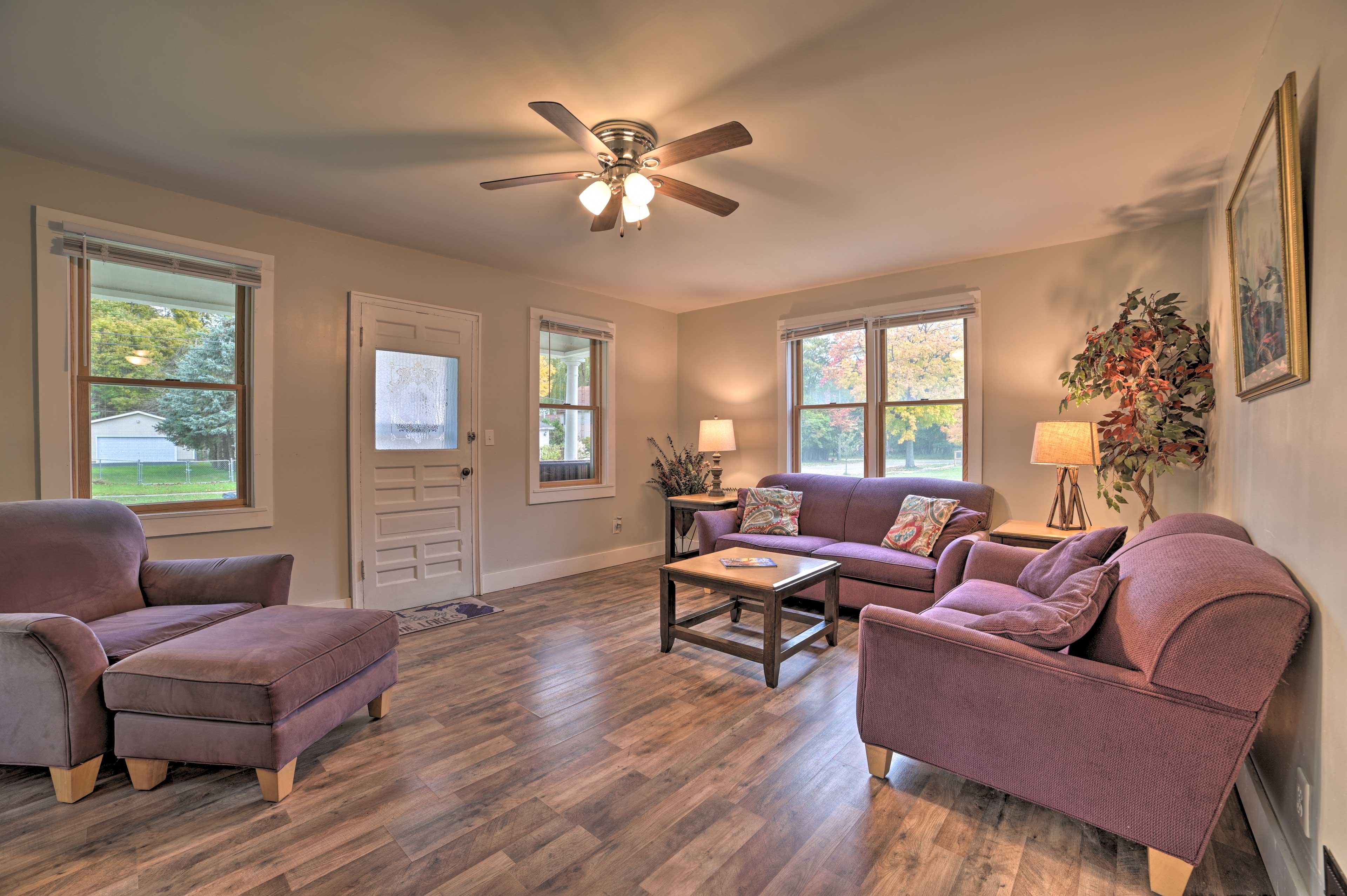 Living Room | Main Entrance