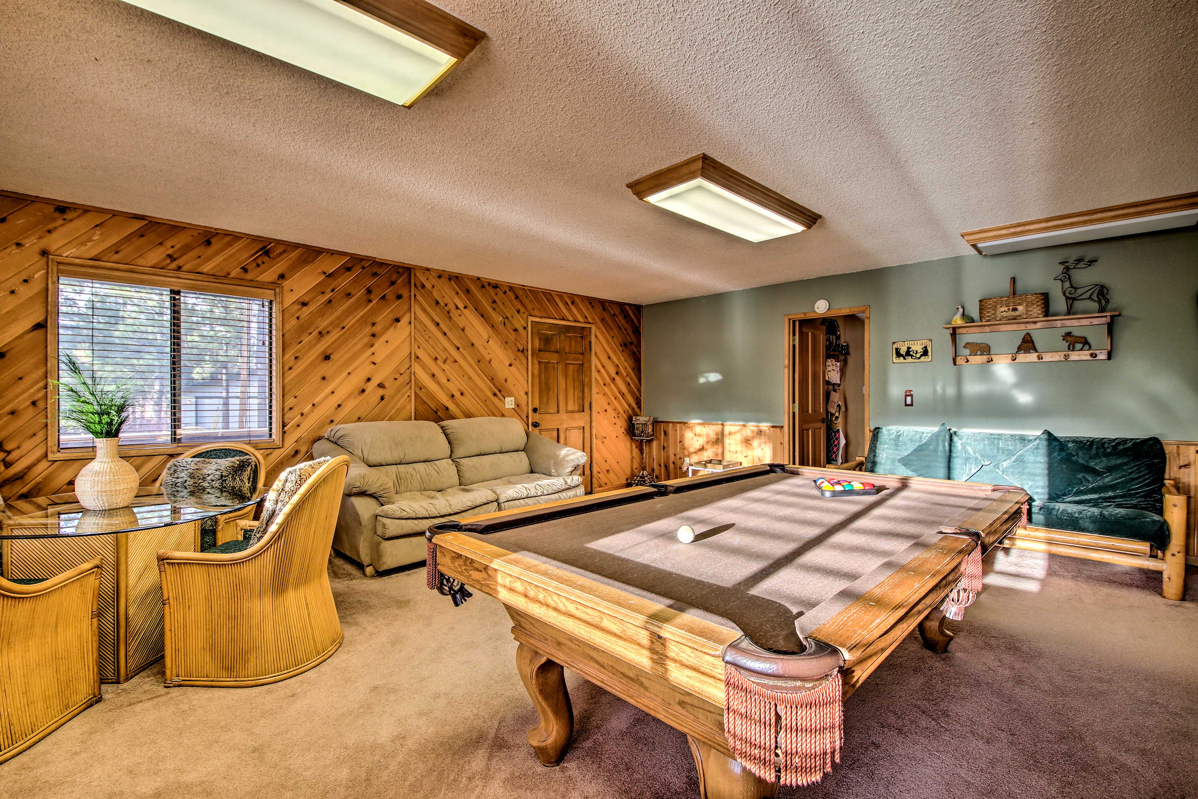 Game Room | Pool Table | Wet Bar