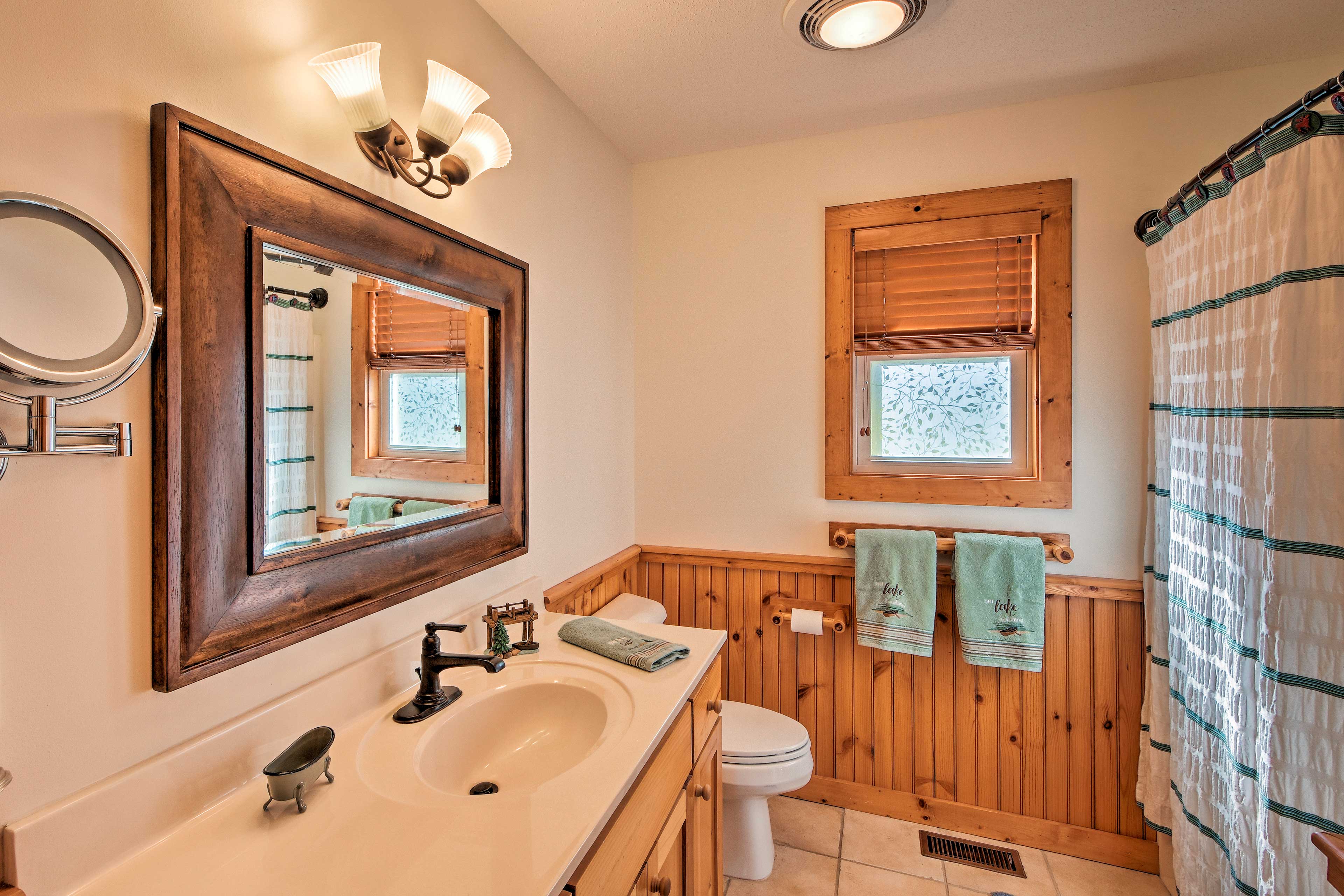 The 2-bedroom, 2-bathroom home offers complimentary toiletries.