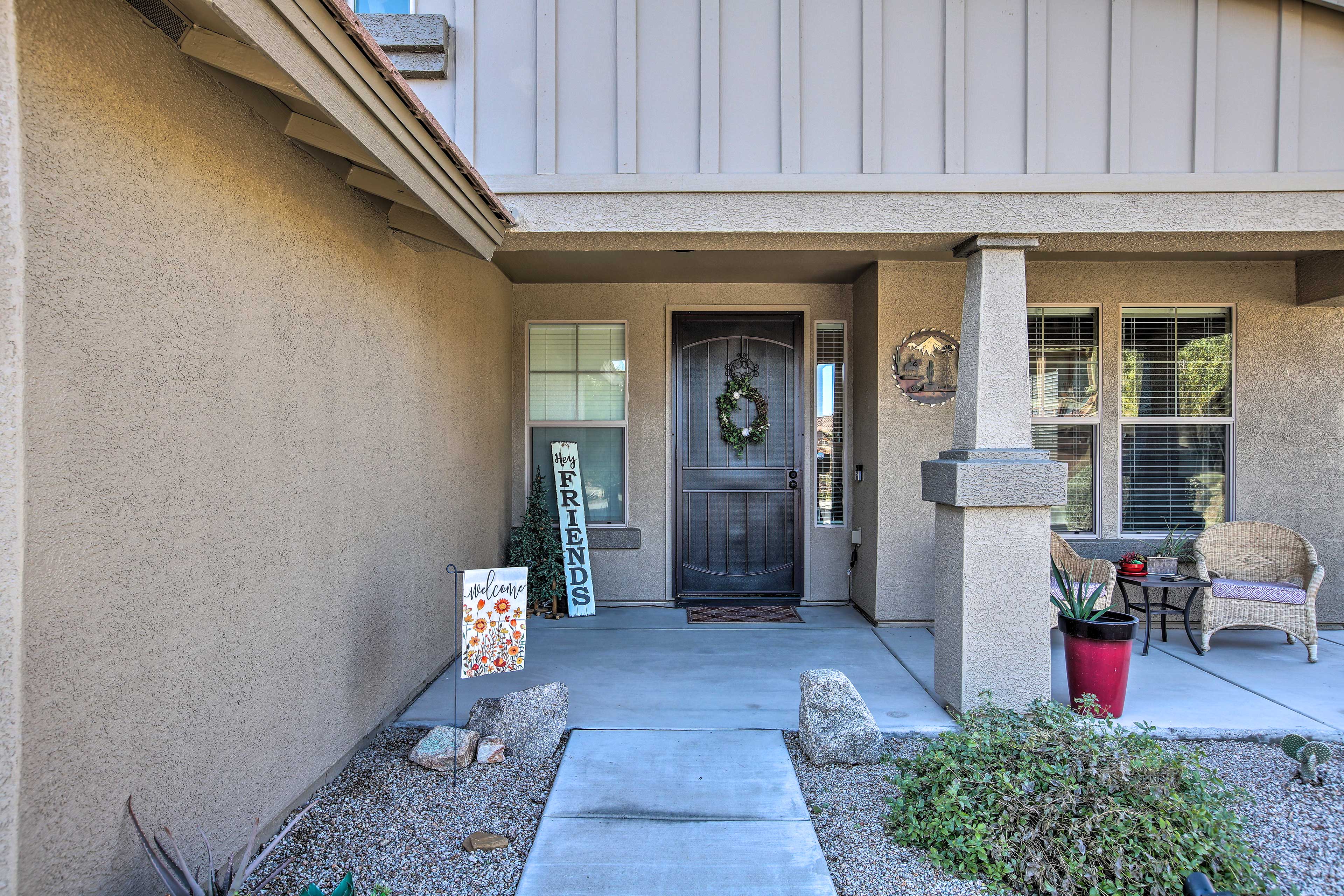 Front Entrance | Porch w/ Seating