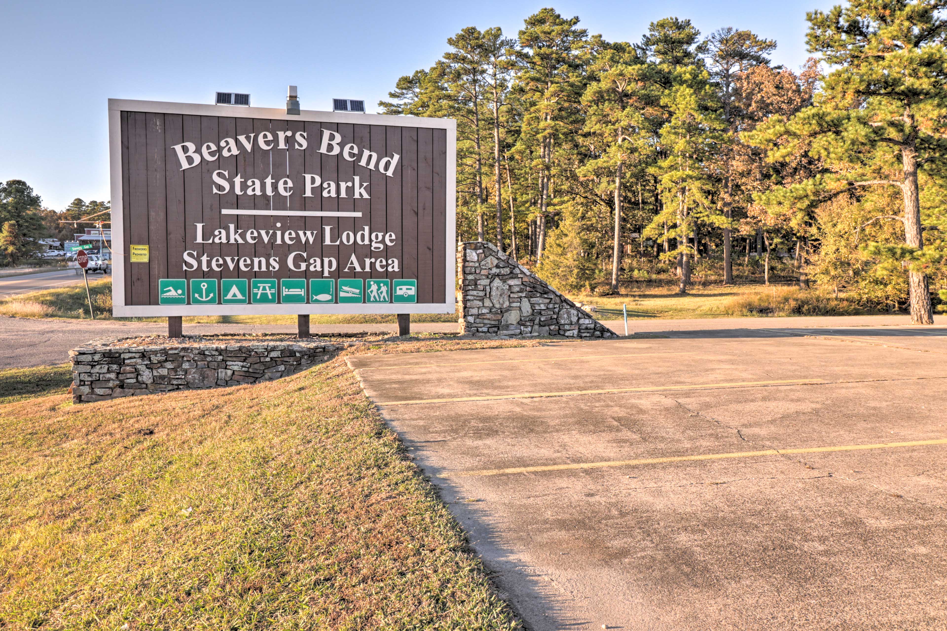 <1 Mi to Beavers Bend State Park