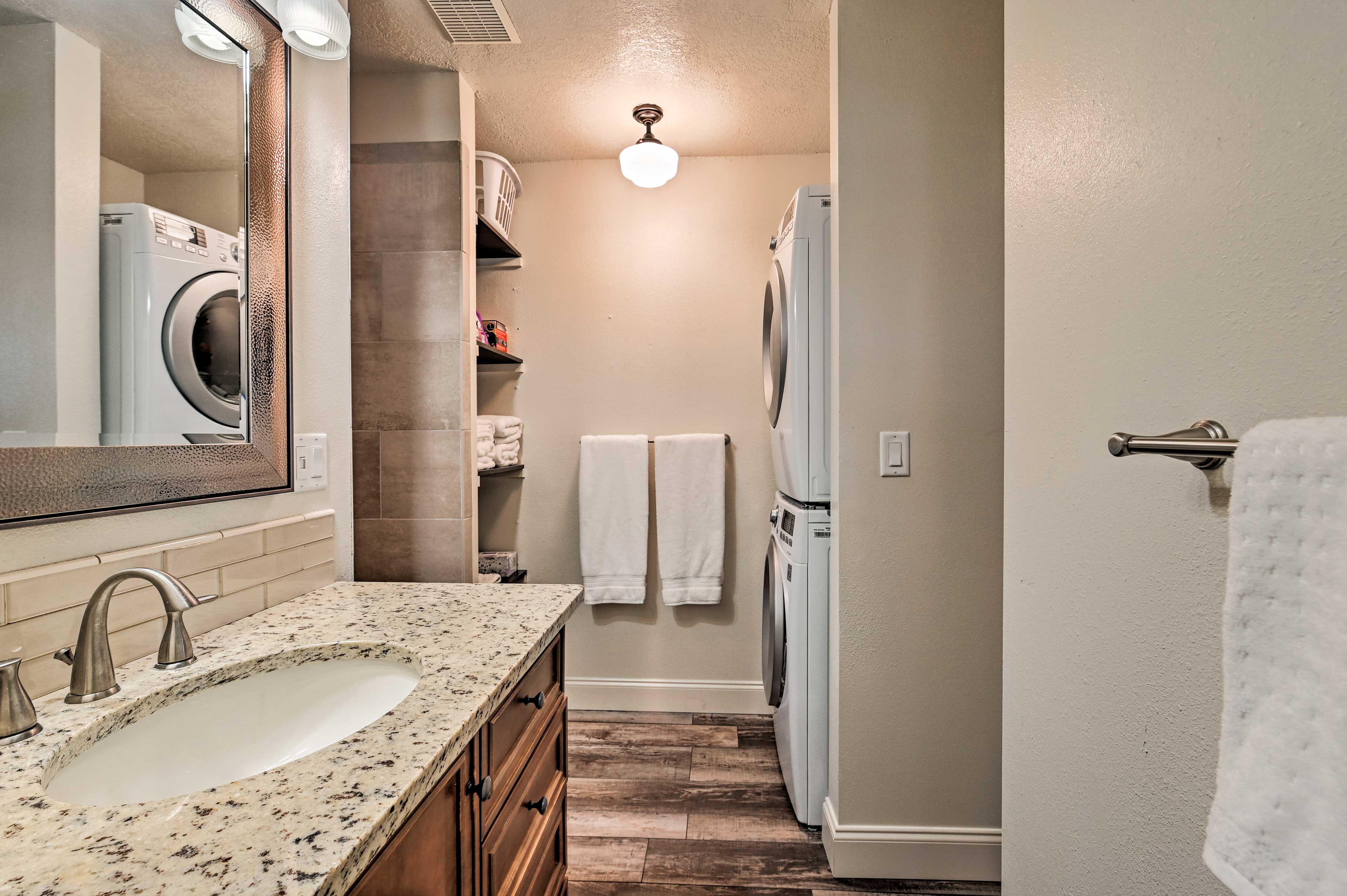 Full Bathroom | Towels & Linens Provided | Washer & Dryer