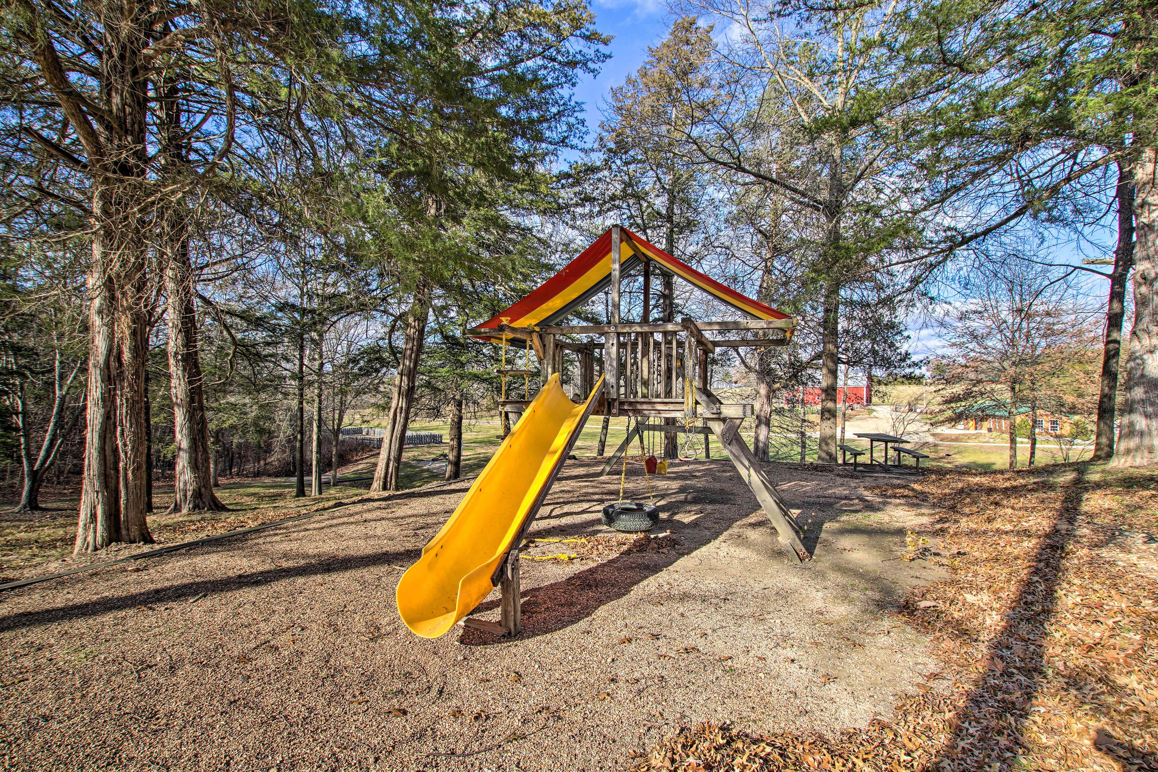 Community Amenities | Playground | Outdoor Pool | Horseshoes | Walking Trails