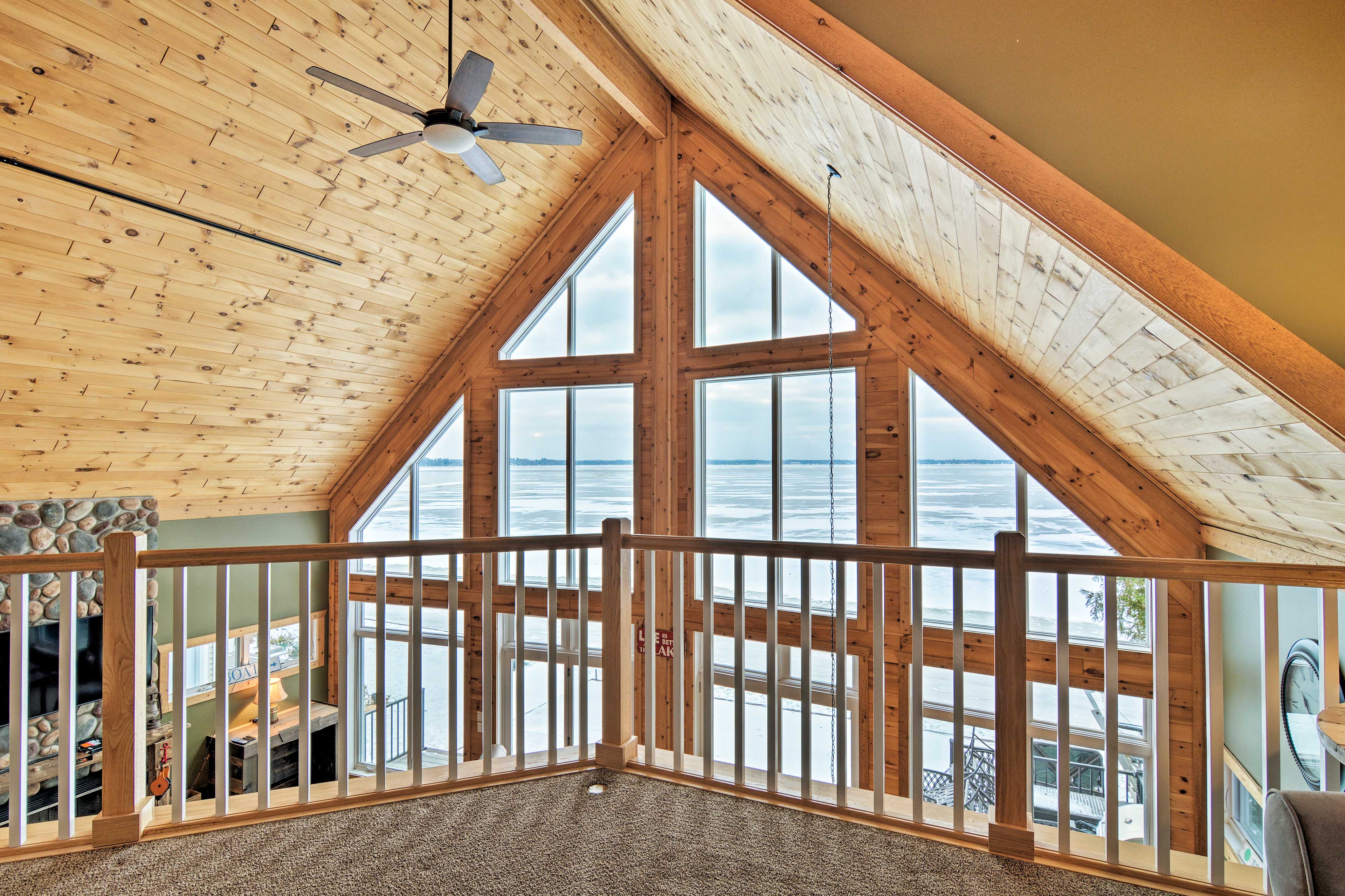 Loft | Sleeper Sofa | Lake Views