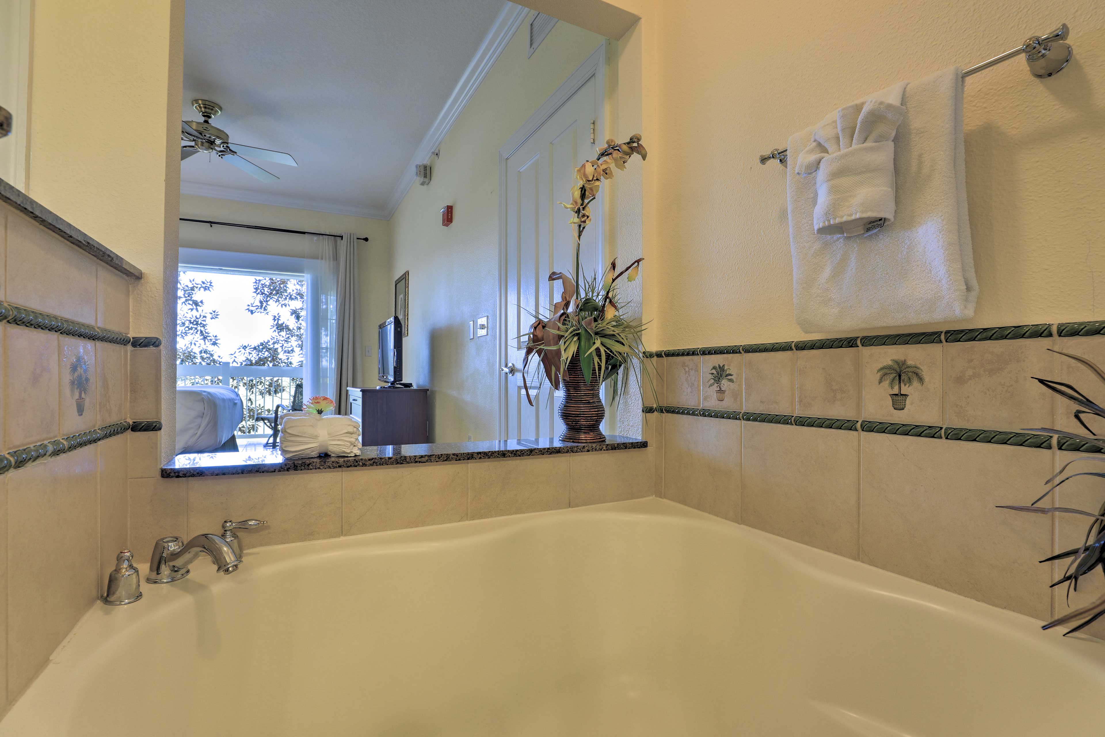 En-Suite Bathroom | Towels Provided