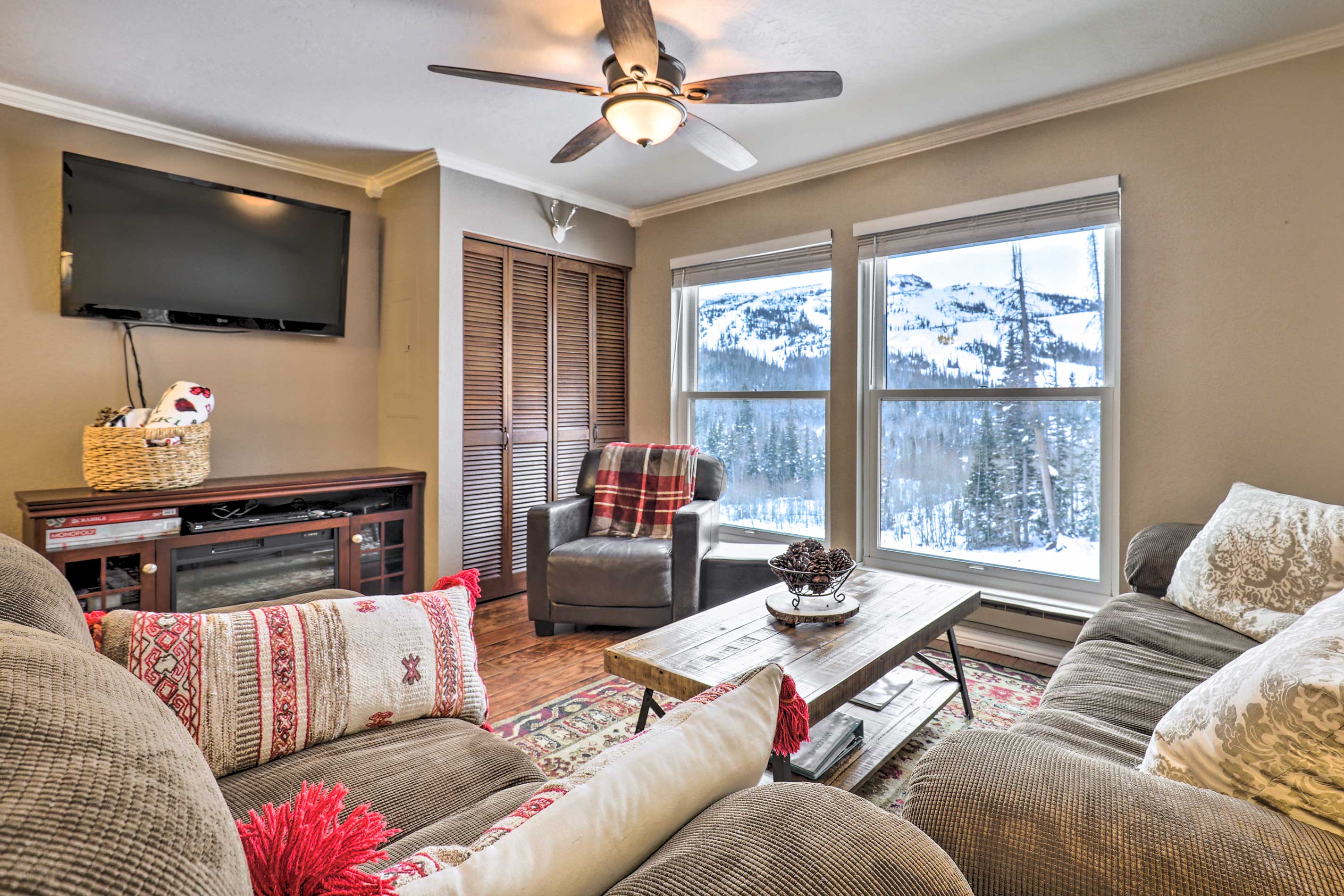 Copper Chase Condo: < 1 Mile to Brian Head Skiing!