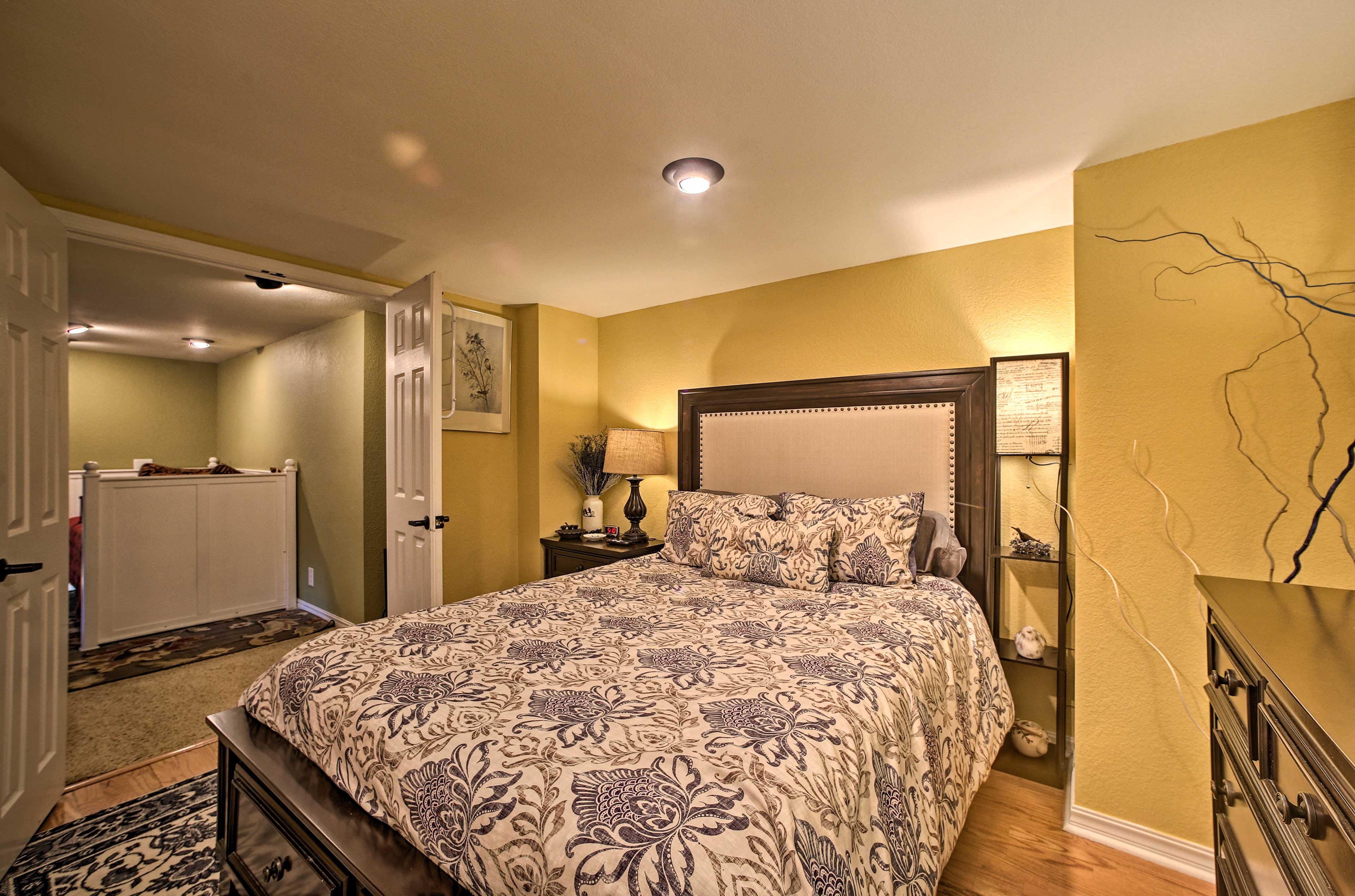 Bedroom 4 | Queen Bed