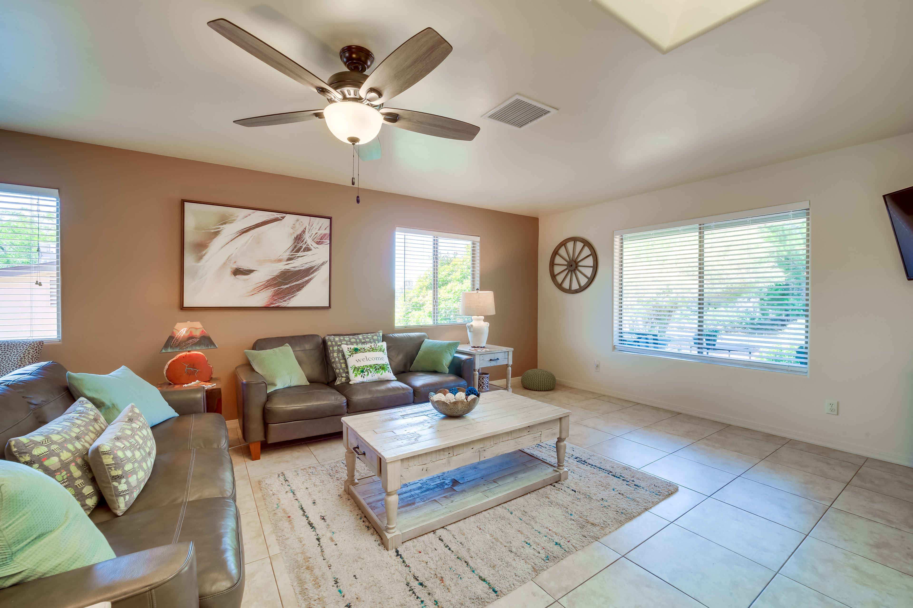 Living Room | Flatscreen TV | Central Heating & A/C | Electric Fireplace