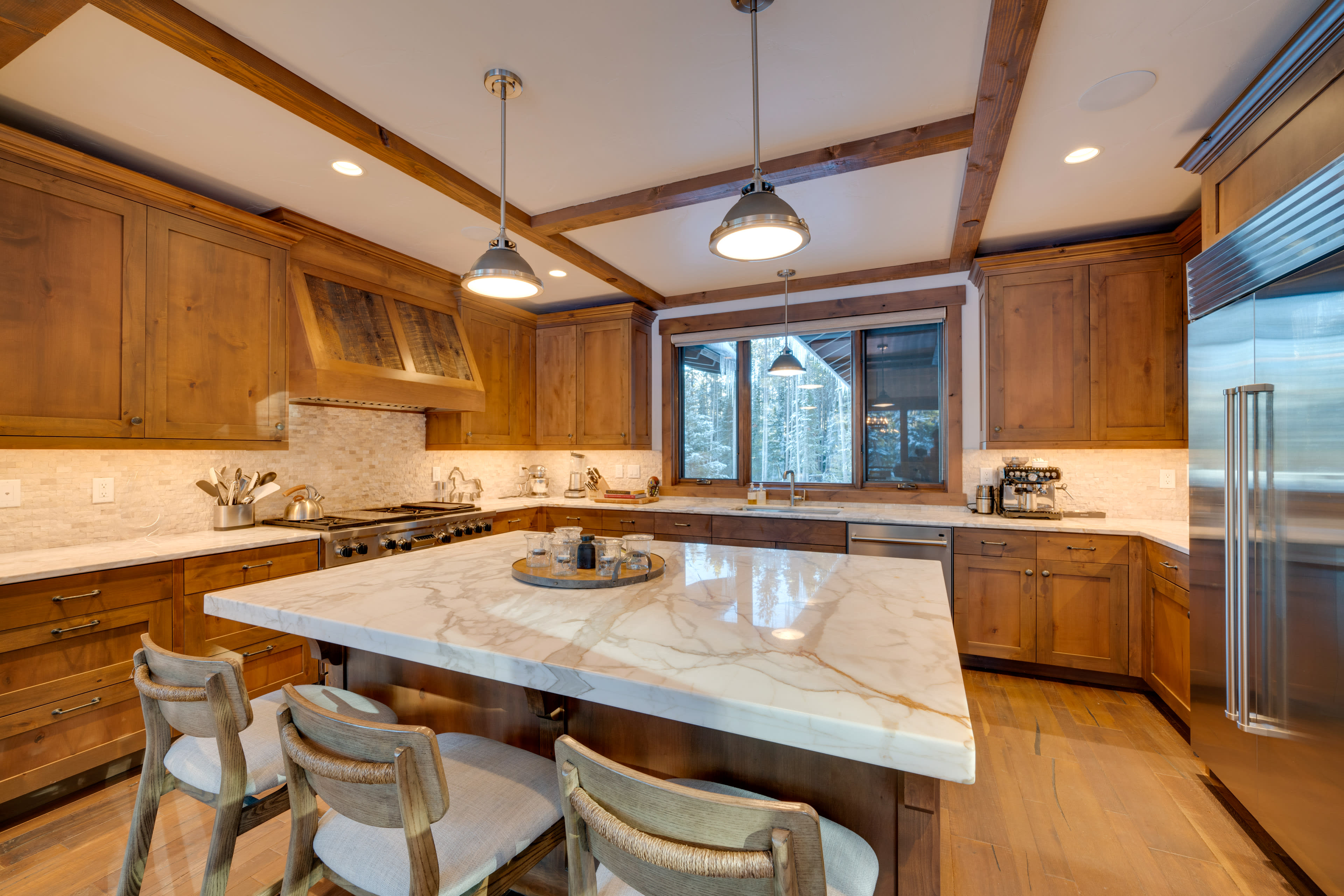 Kitchen | Breakfast Bar