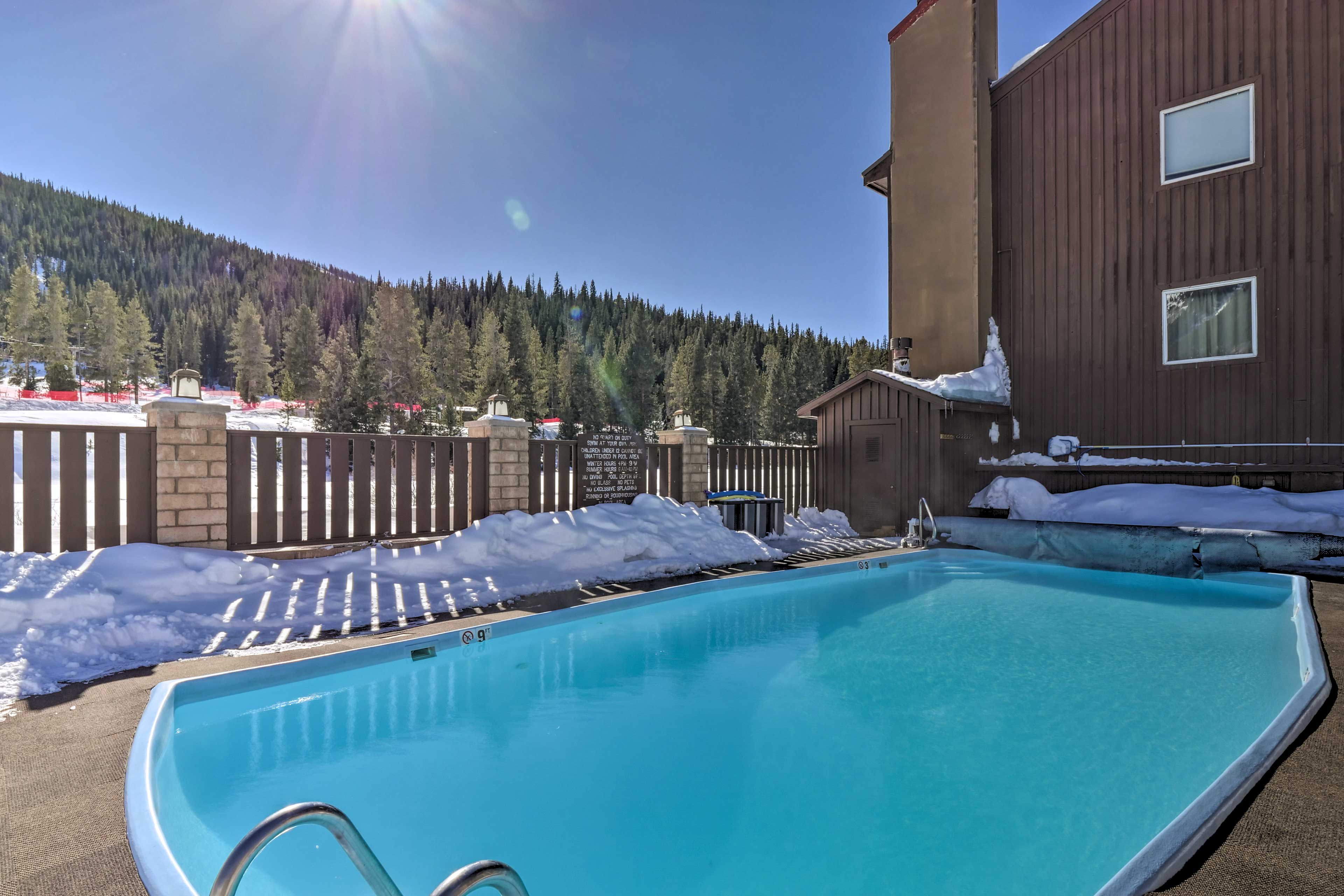 Community Amenities | Pool | Sauna | Ski Locker | Grills | Coin Laundry