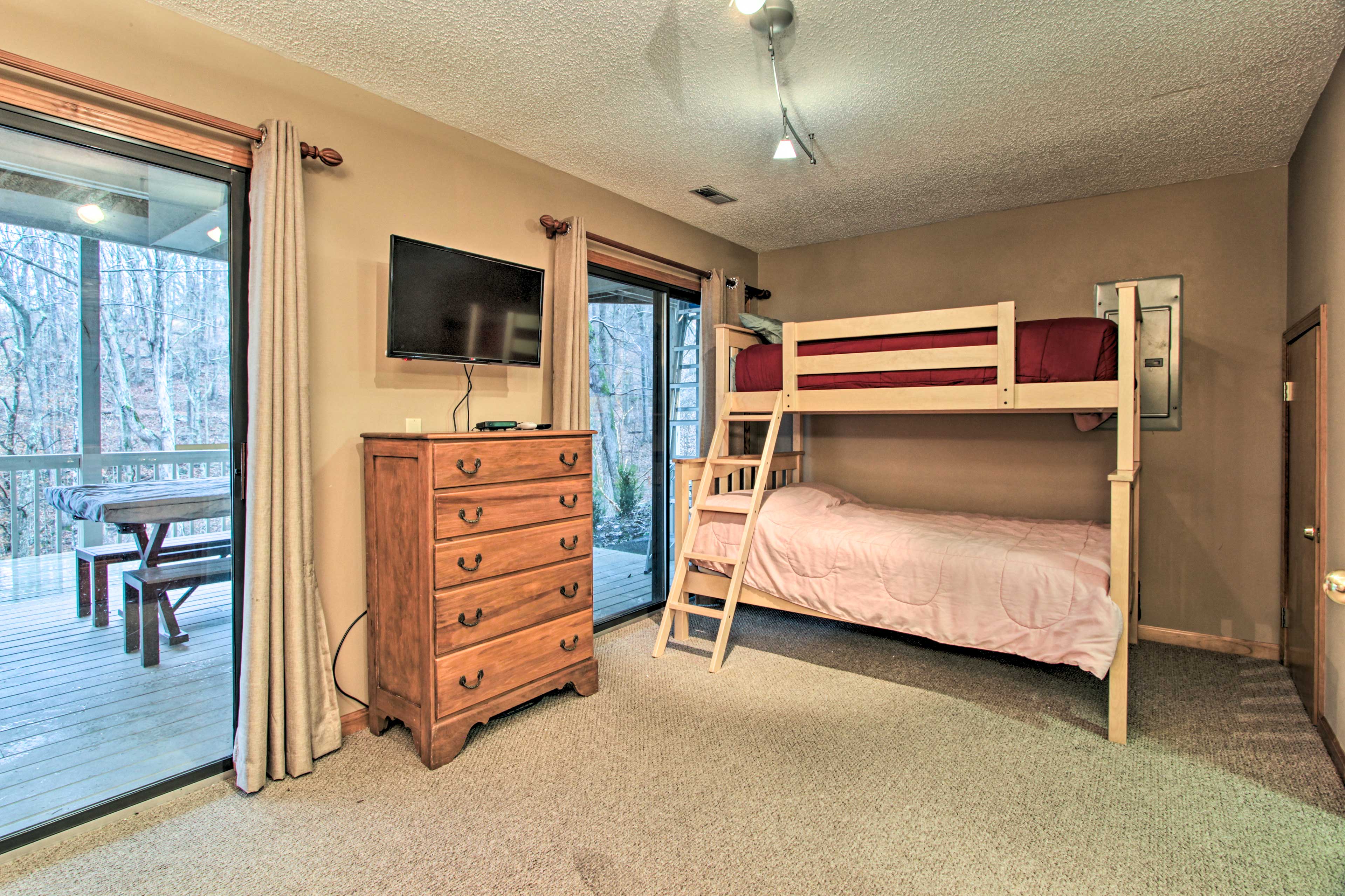 Bedroom 4 | Twin Bunk Bed | Futon