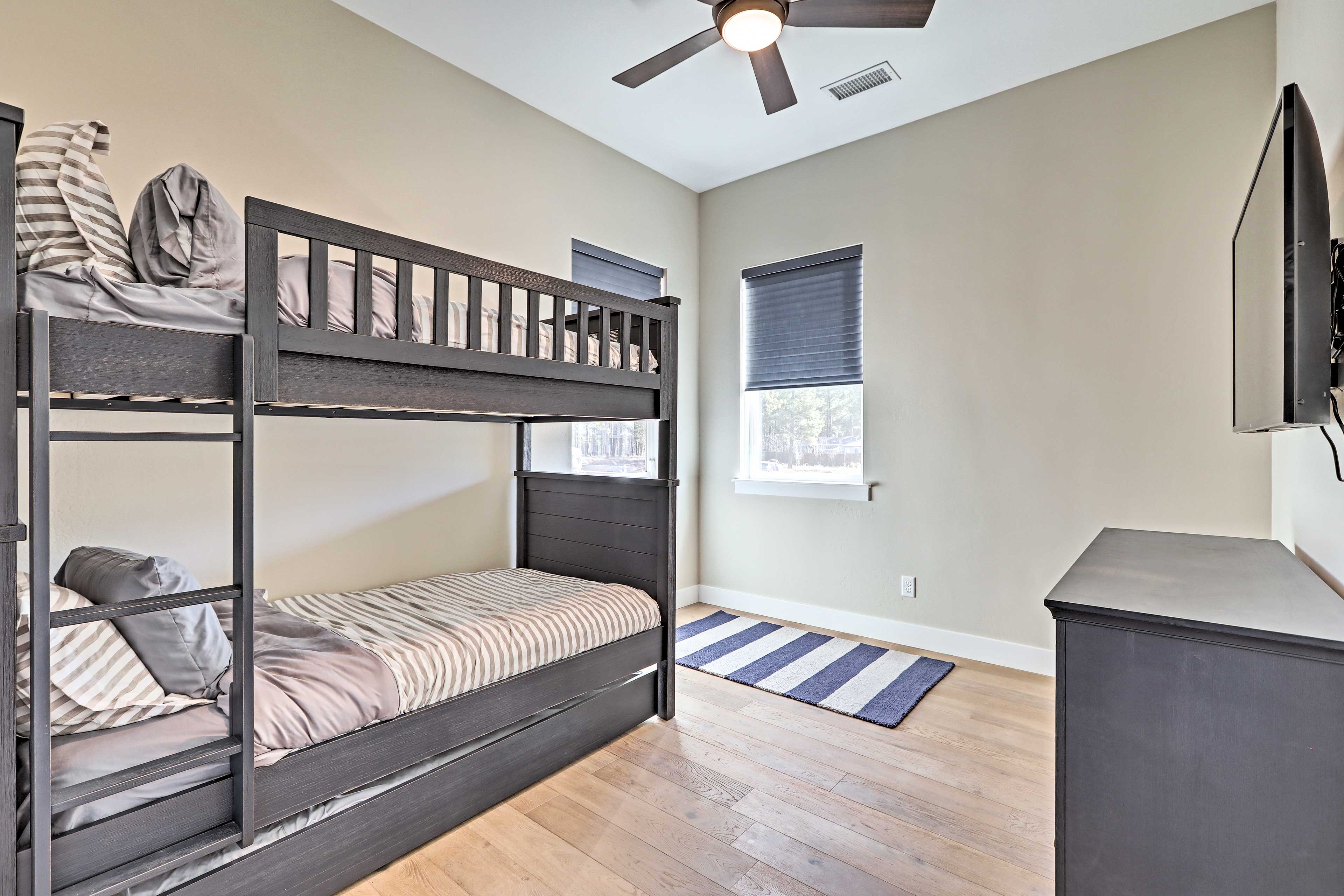 Bedroom 3 | Twin Bunk Bed w/ Twin Trundle