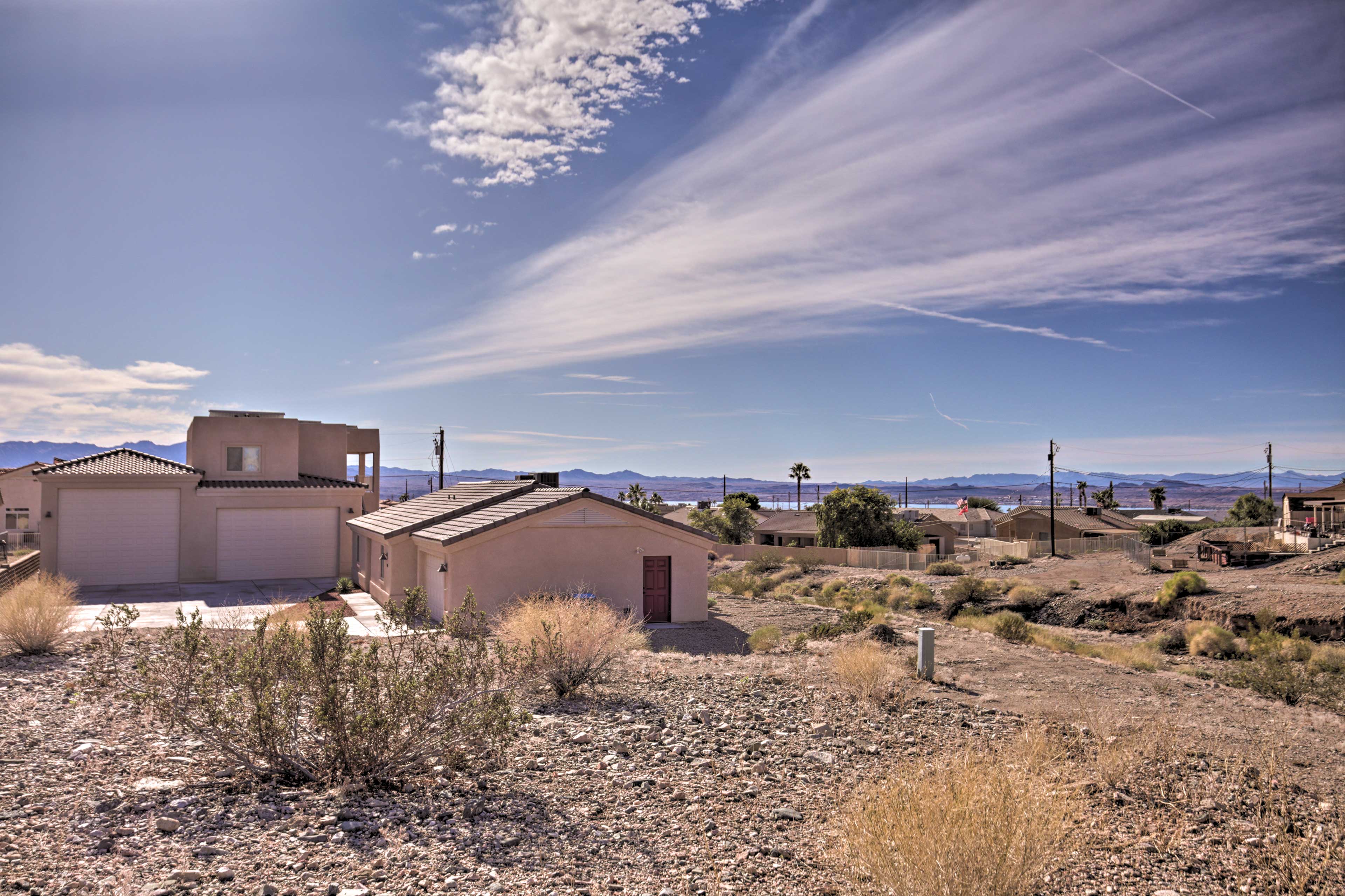 This house is located just 3 miles from the lake!