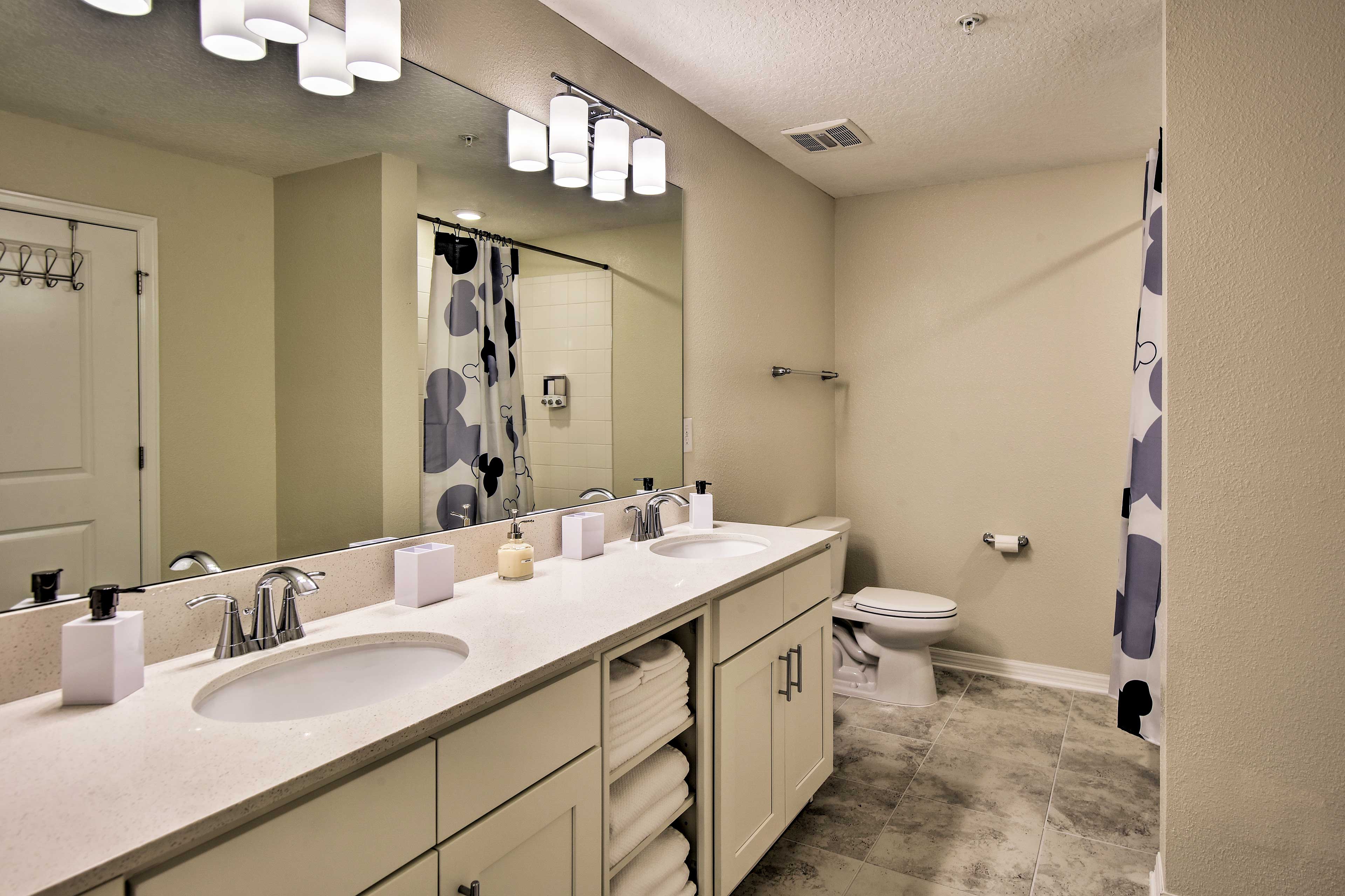 Full Bathroom | Complimentary Toiletries | Hair Dryer