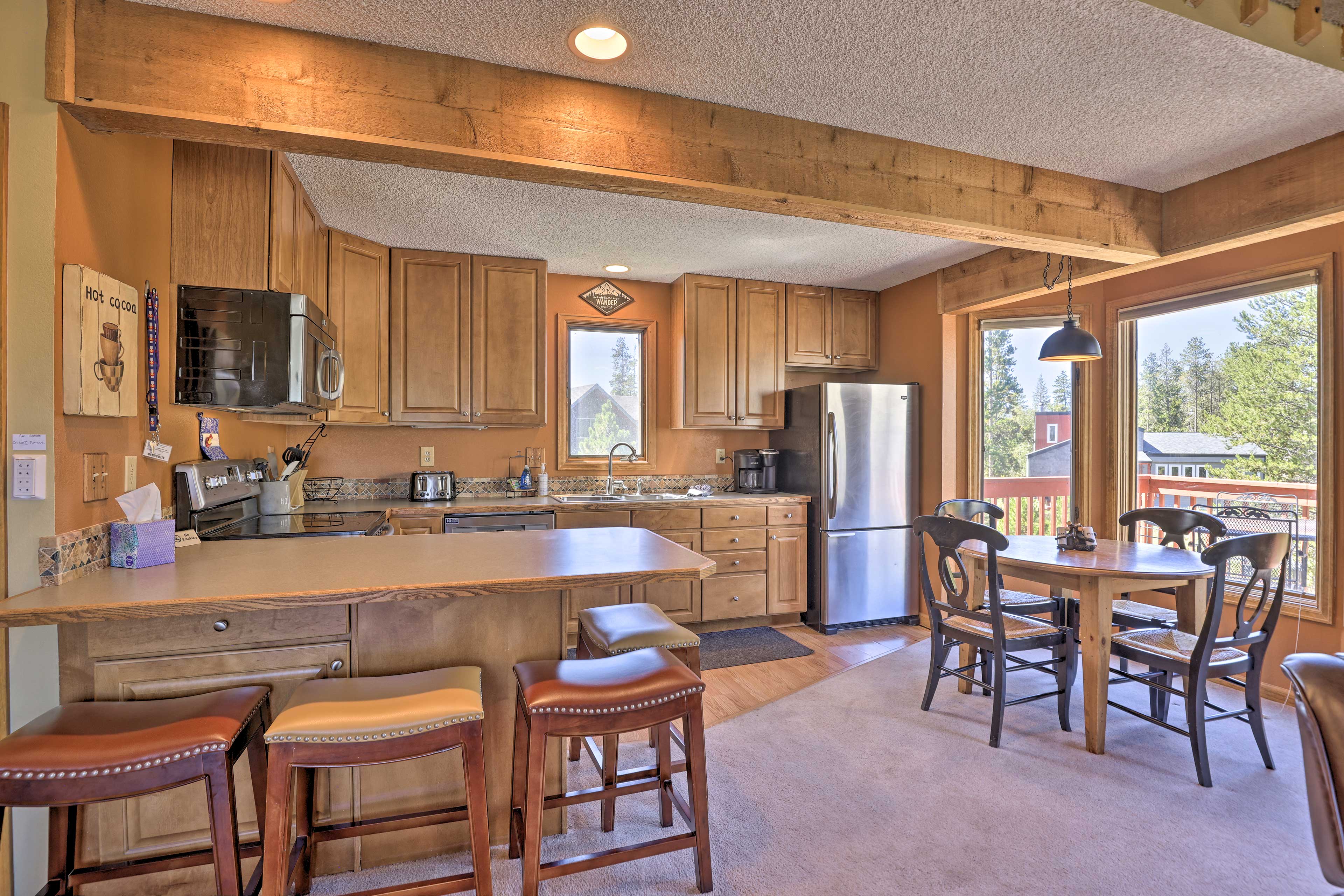 Kitchen/ Dining Area