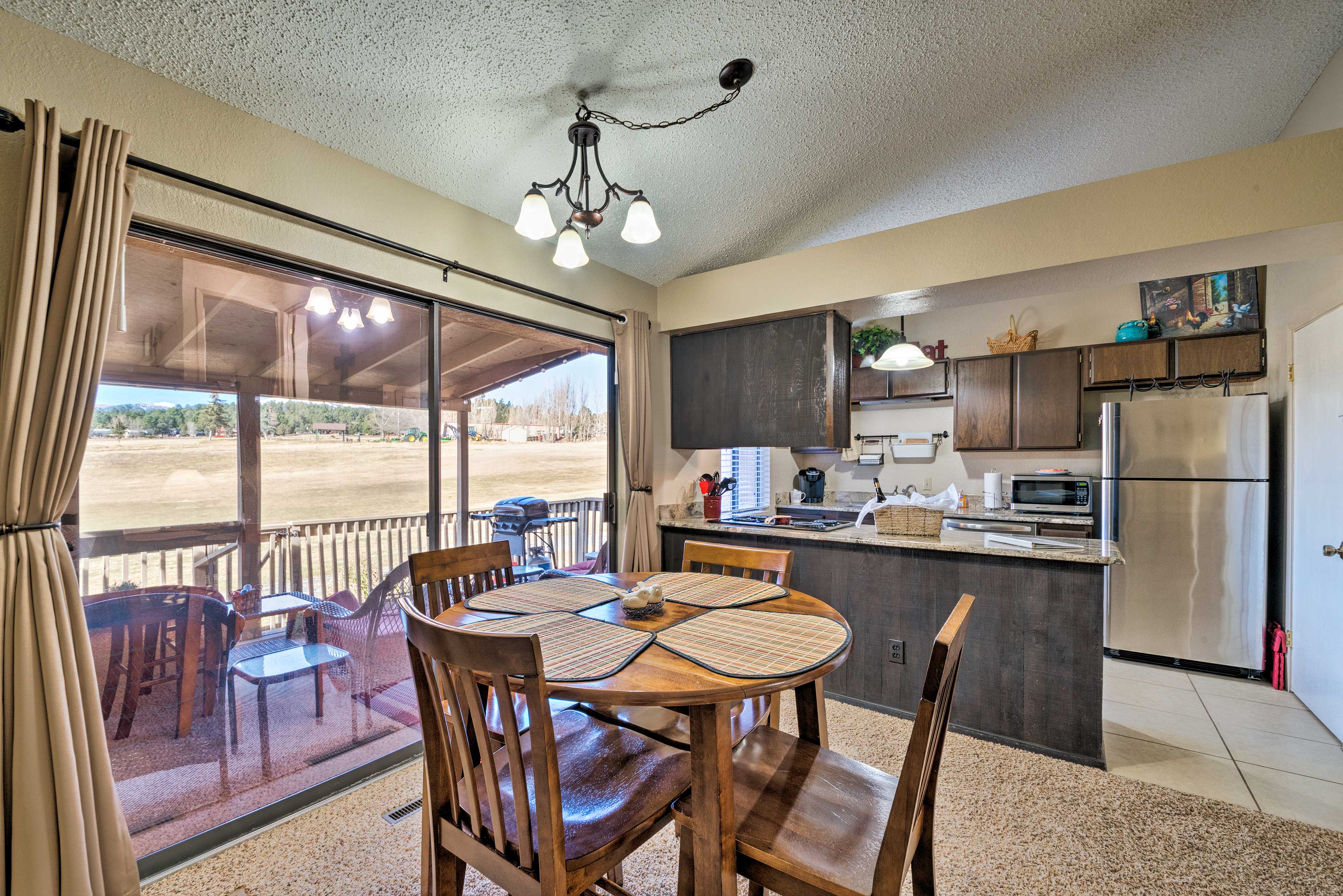 Dining Area | Dishware & Flatware Provided