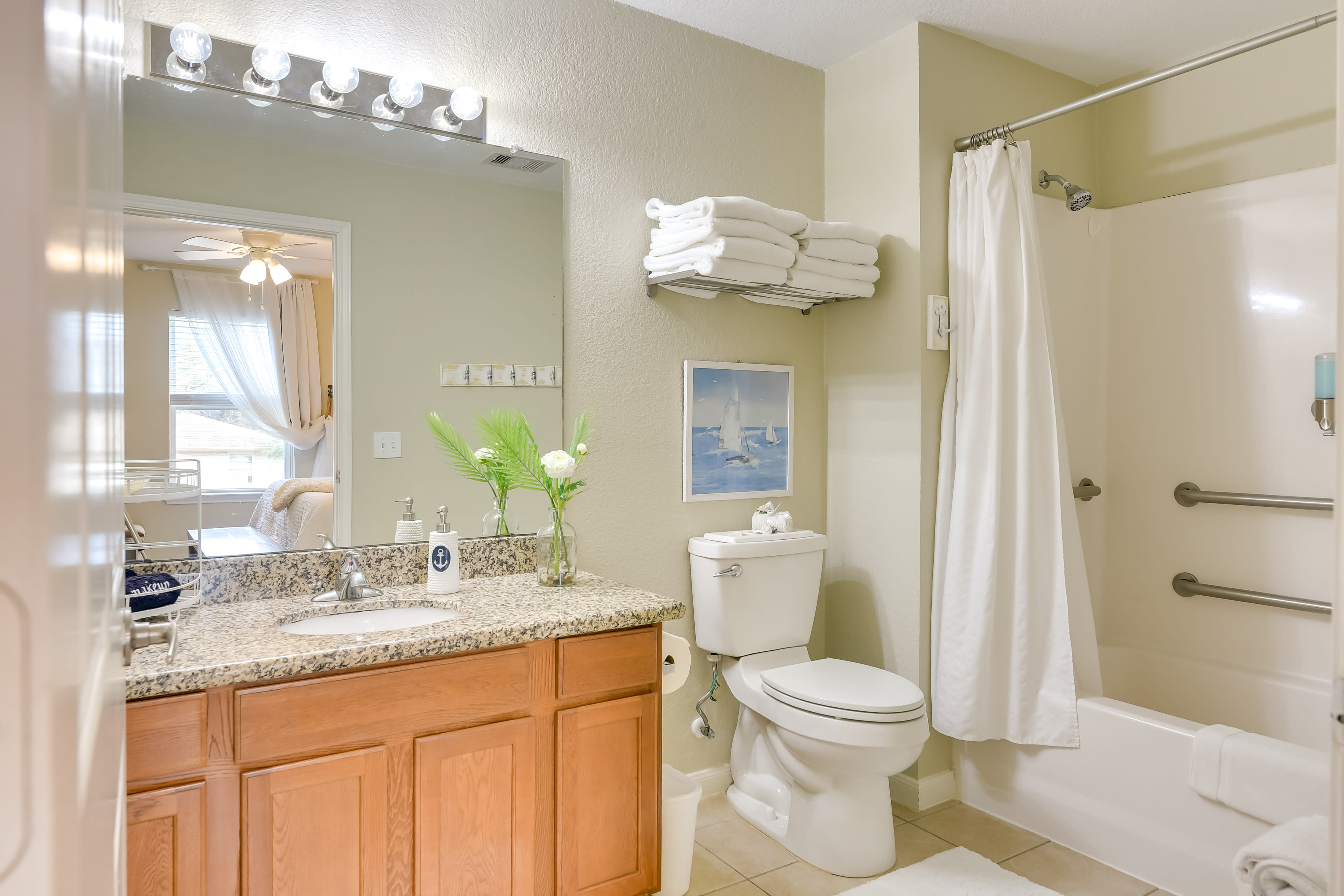 En-Suite Bathroom | Towels Provided